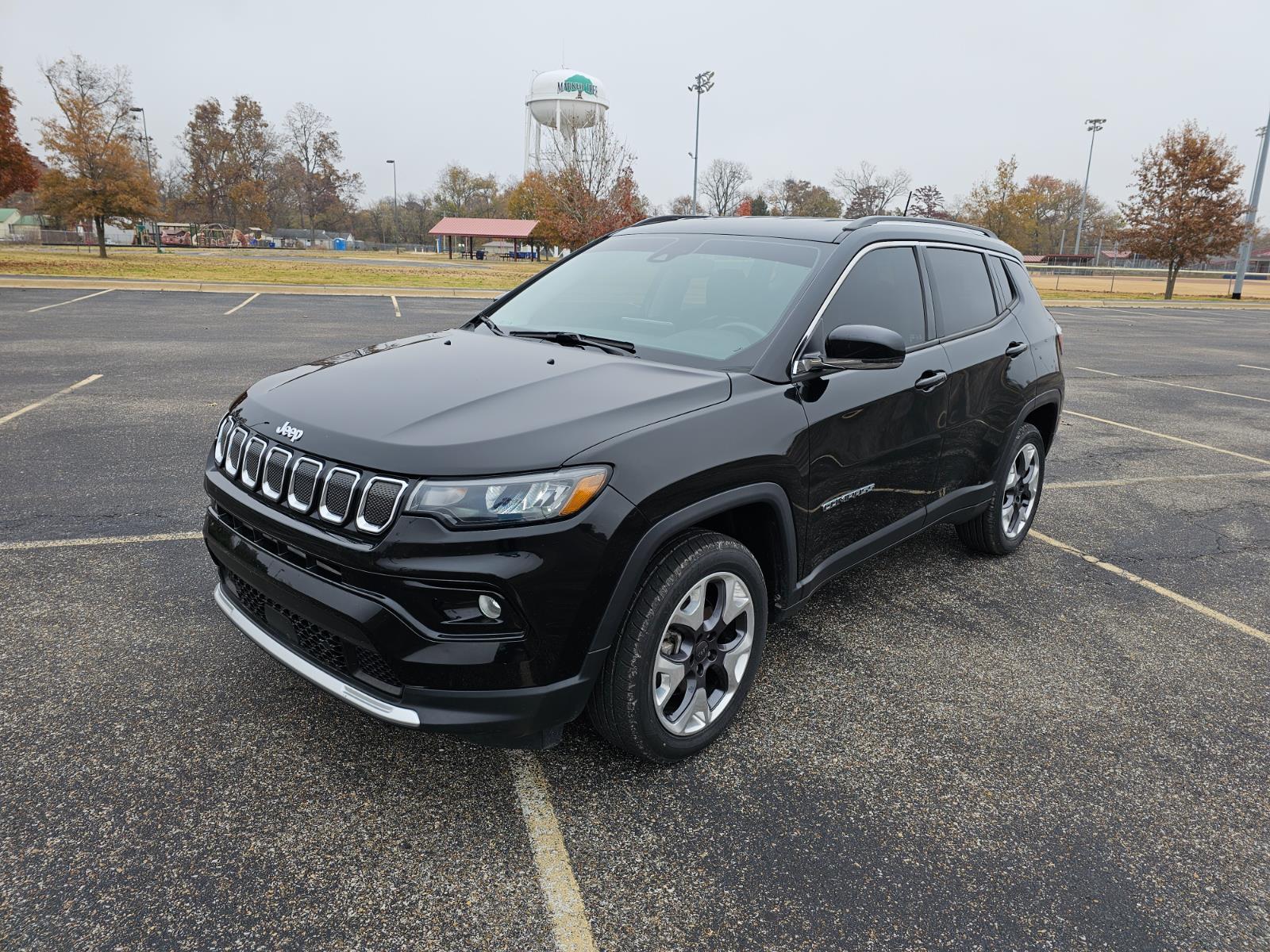 Diamond Black Crystal Pearlcoat 2022 Jeep Compass Limited 4WD SUV / Crossover Four-Wheel Drive 9-Speed Automatic