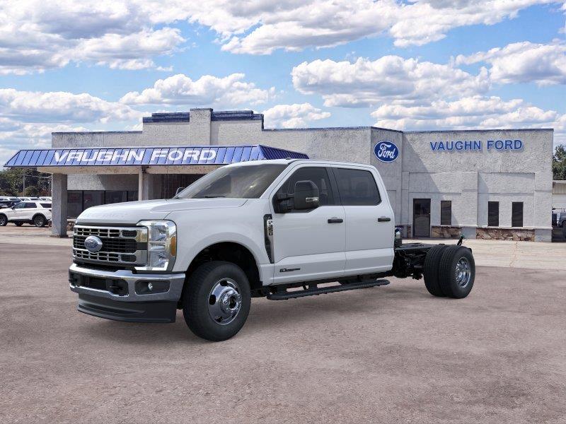 OXFRDWHITE 2026 Ford F-350 Super Duty Chassis