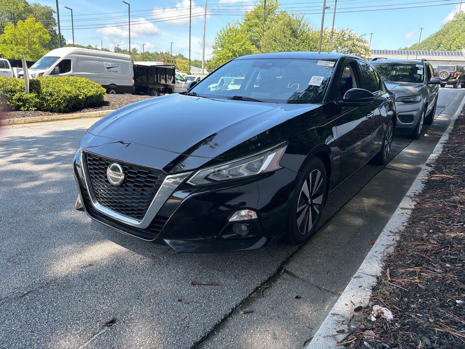 Super Black 2020 Nissan Altima Sedan Front-Wheel Drive Continuously Variable Transmission