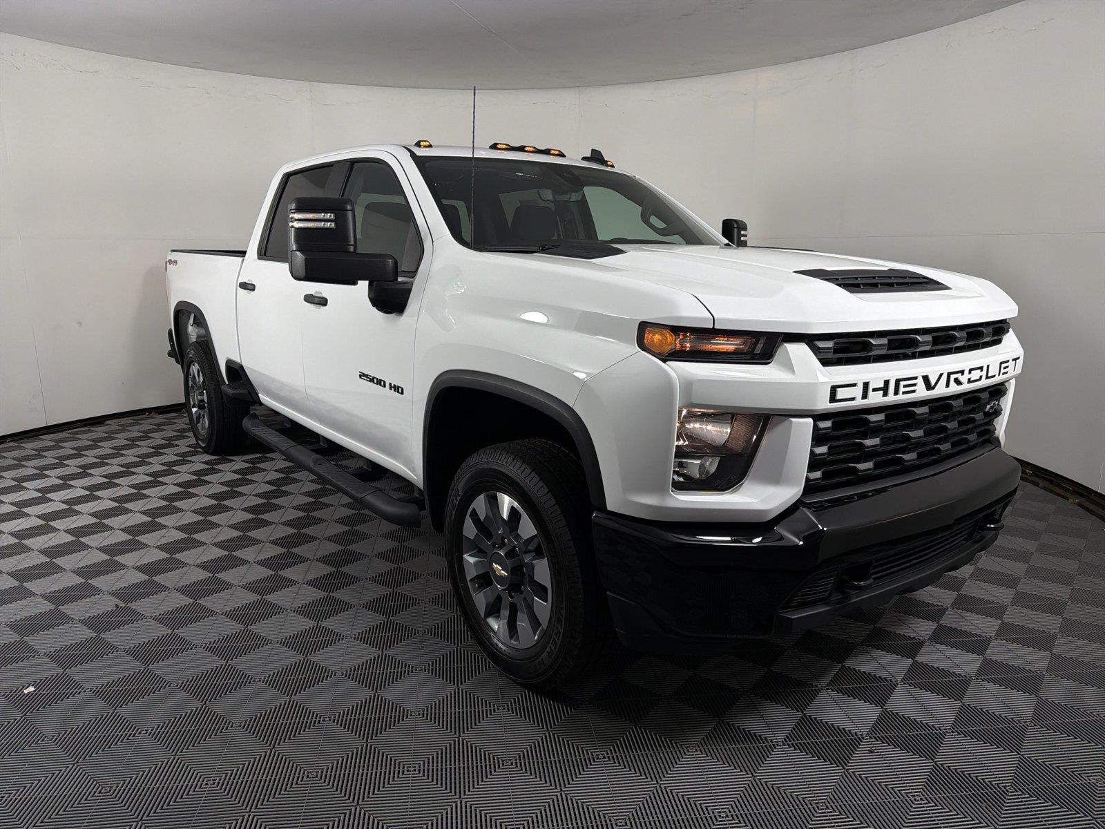 Summit White 2023 Chevrolet Silverado 2500HD Pickup Truck Four-Wheel Drive 6-Speed Automatic