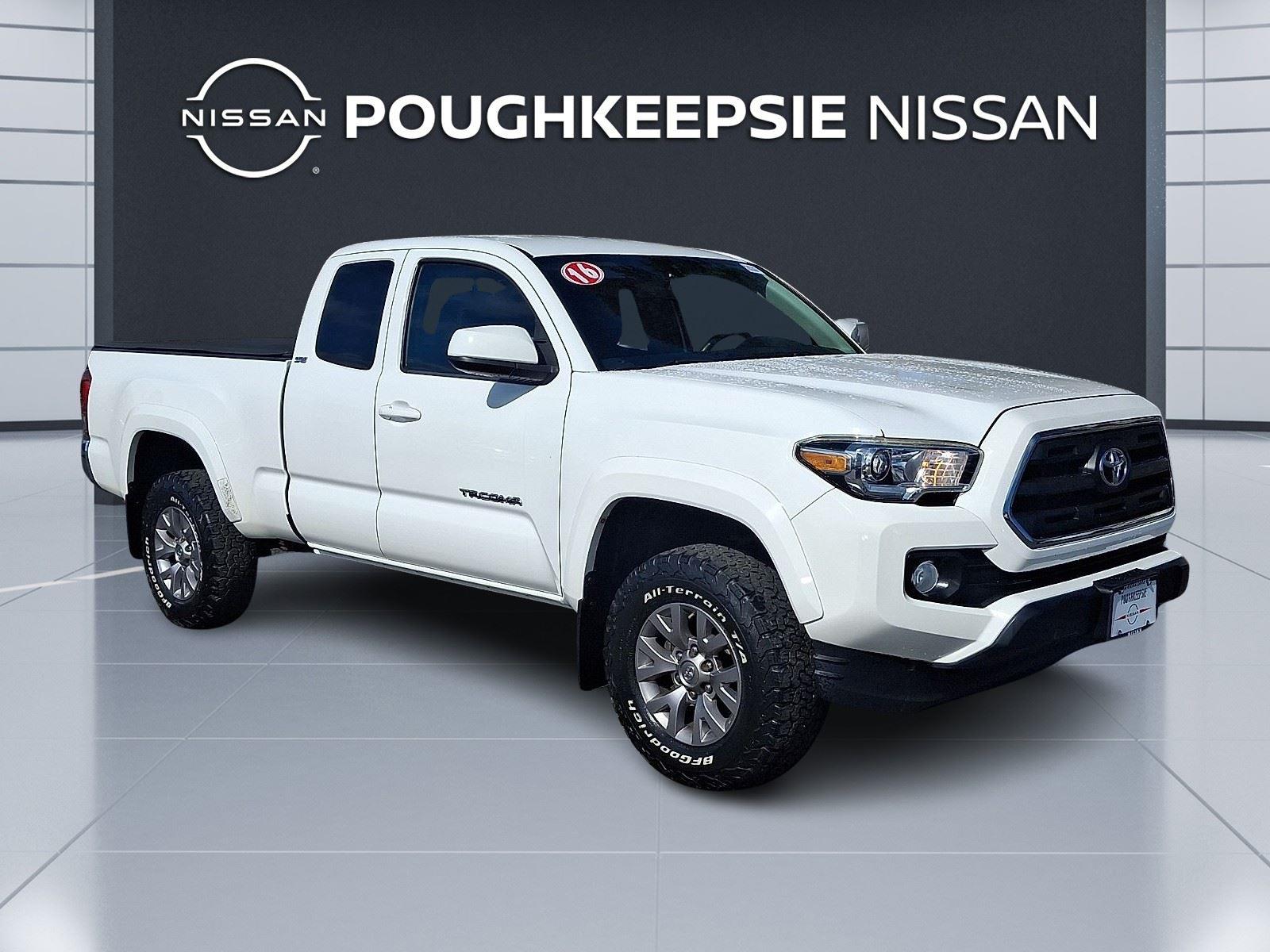 Super White 2016 Toyota Tacoma Access Cab V6 SR5 4WD Pickup Truck Four-Wheel Drive 6-Speed Automatic