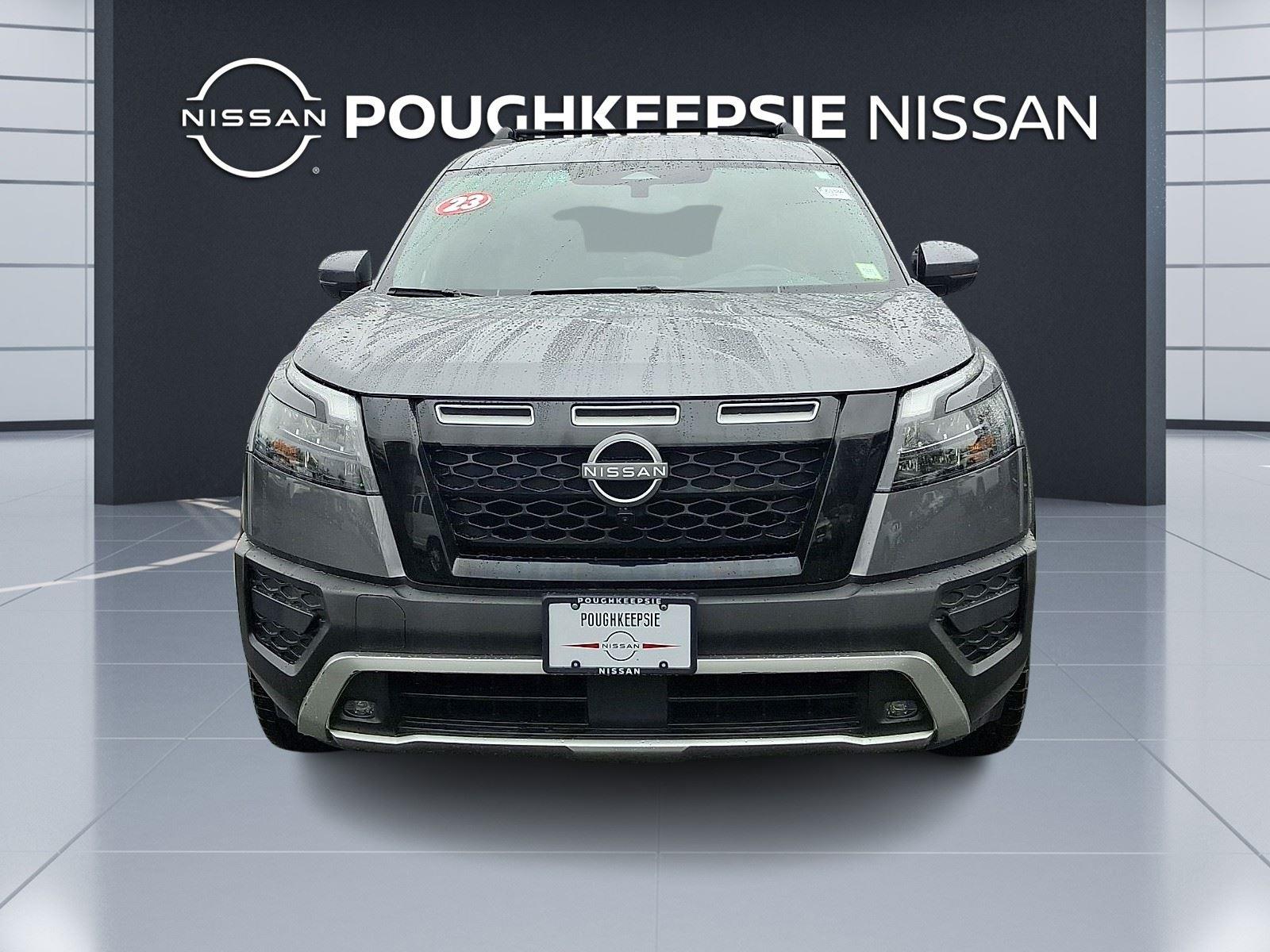 View vehicle photo 2