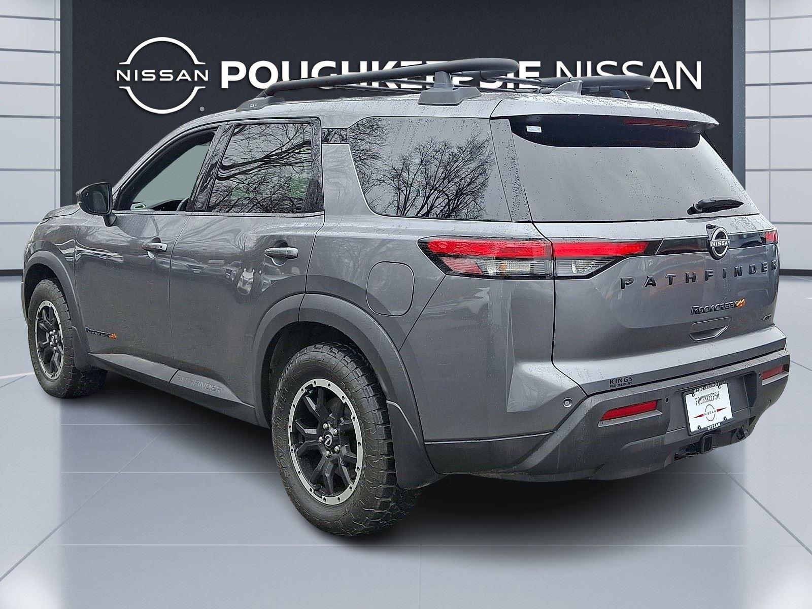 View vehicle photo 4