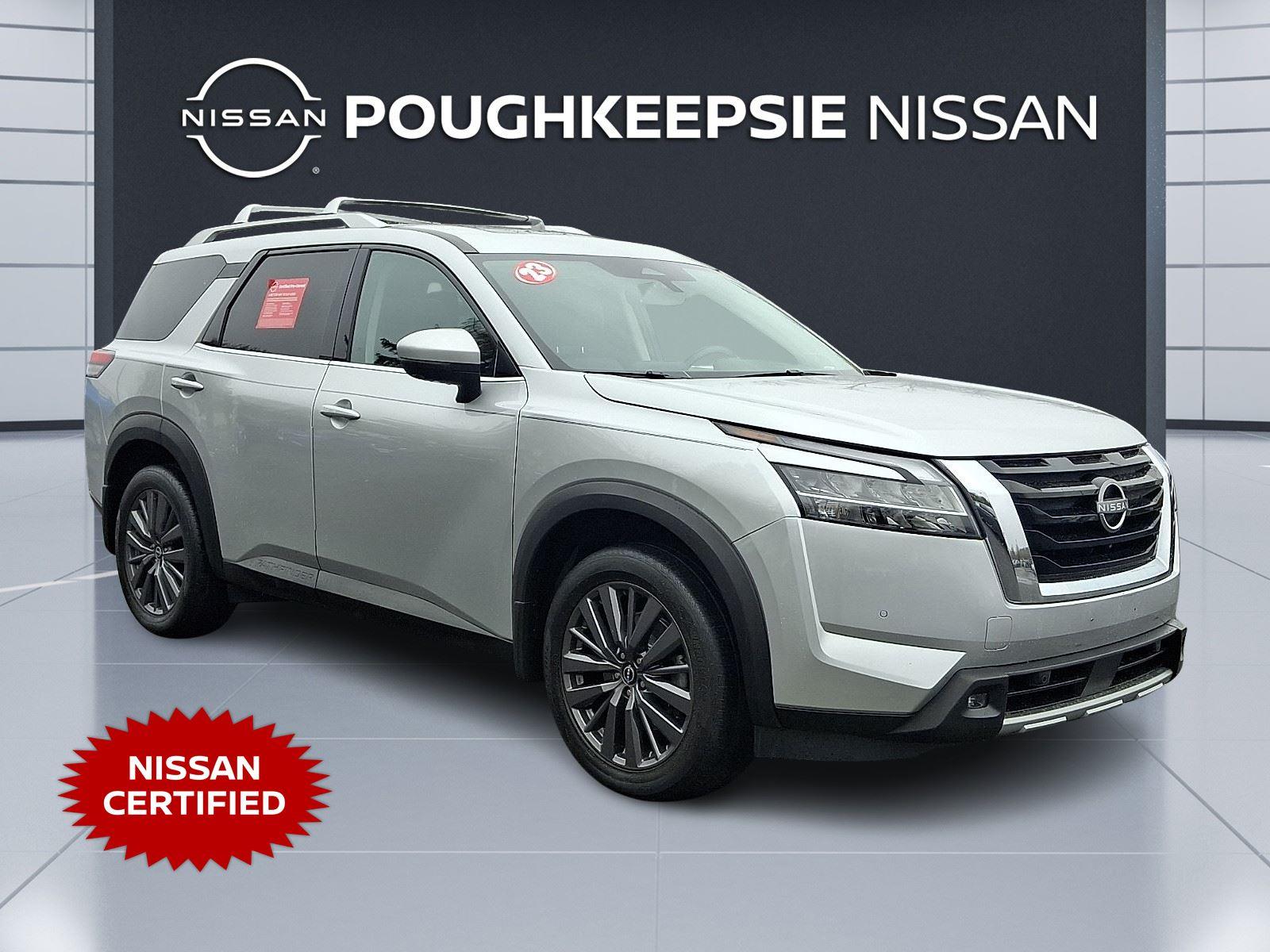 Brilliant Silver Metallic 2023 Nissan Pathfinder SL 4WD SUV / Crossover All-Wheel Drive Automatic