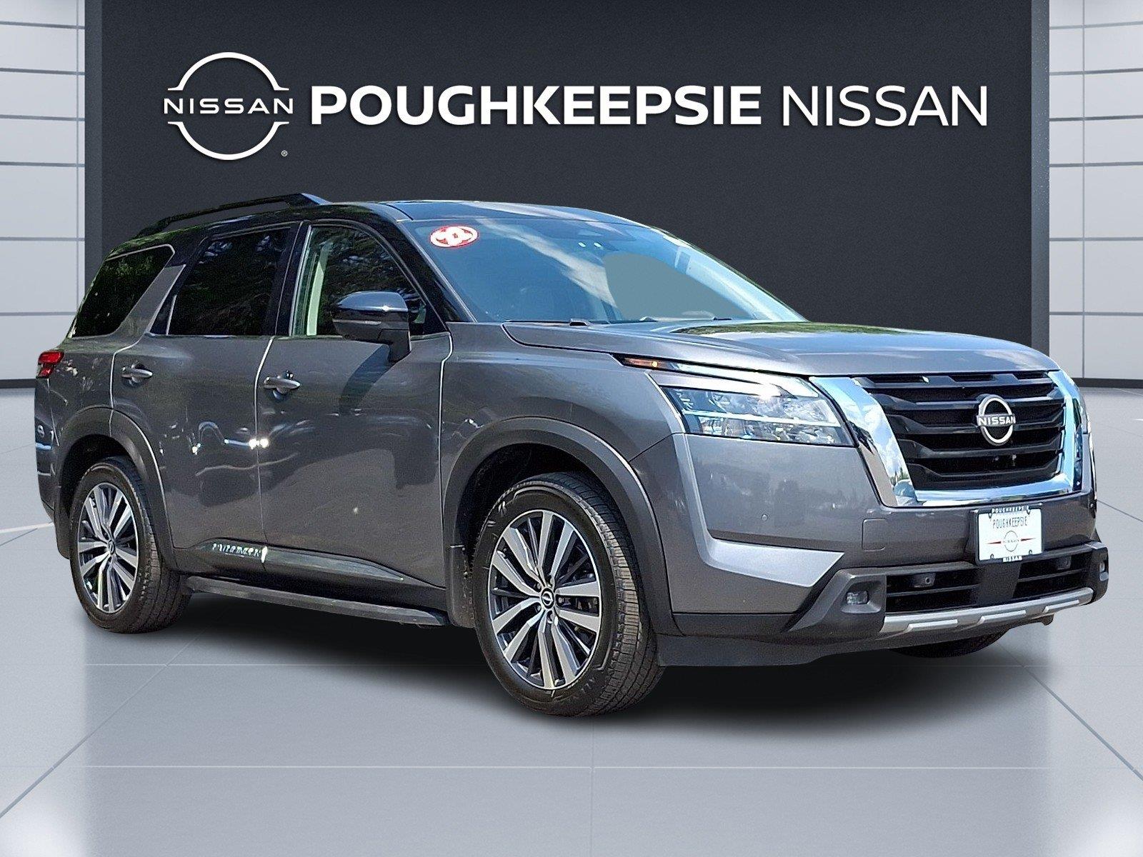 Gun Metallic/Super Black 2022 Nissan Pathfinder SUV / Crossover All-Wheel Drive Automatic