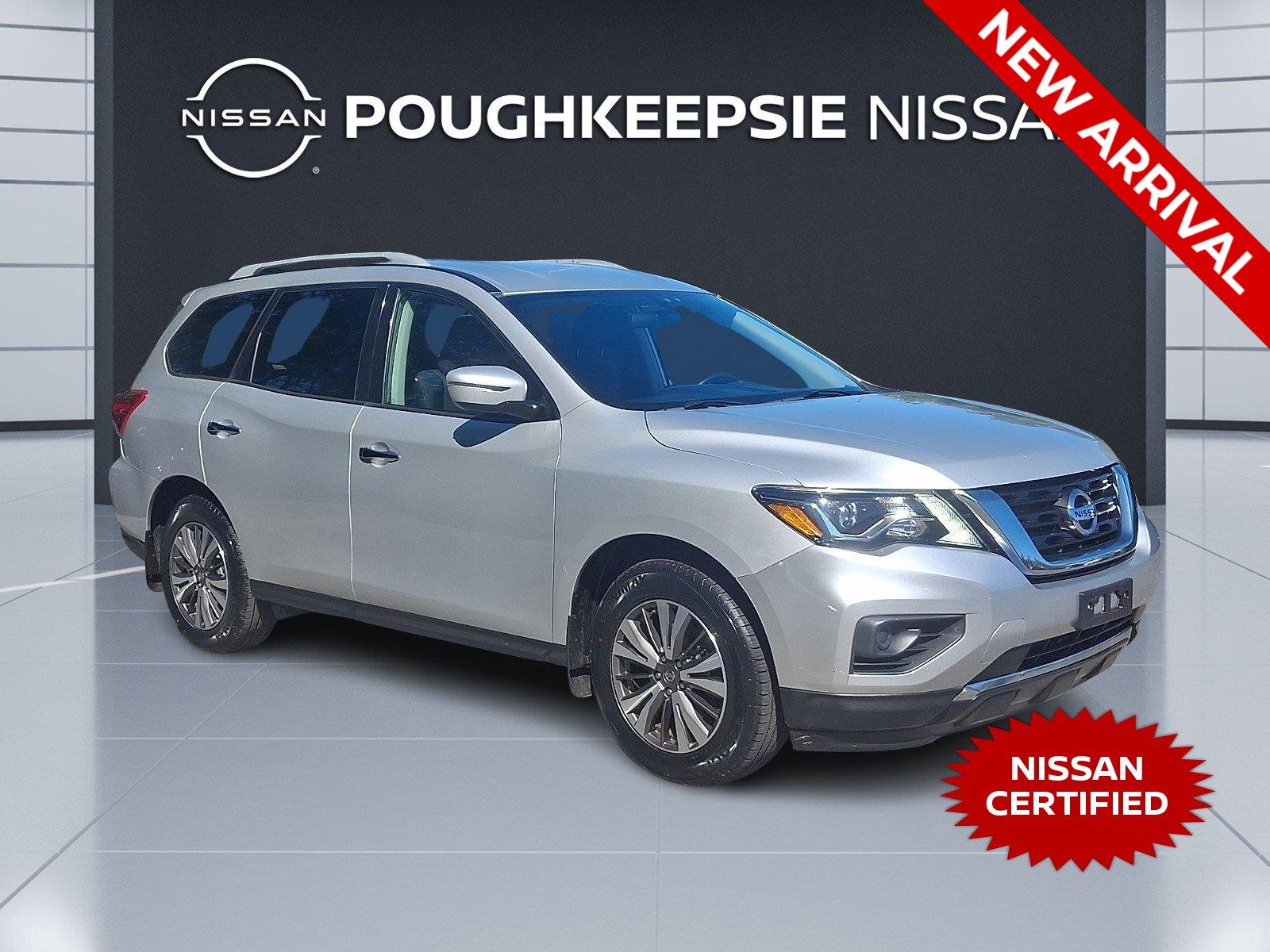 Brilliant Silver Metallic 2017 Nissan Pathfinder SUV / Crossover Four-Wheel Drive Continuously Variable Transmission