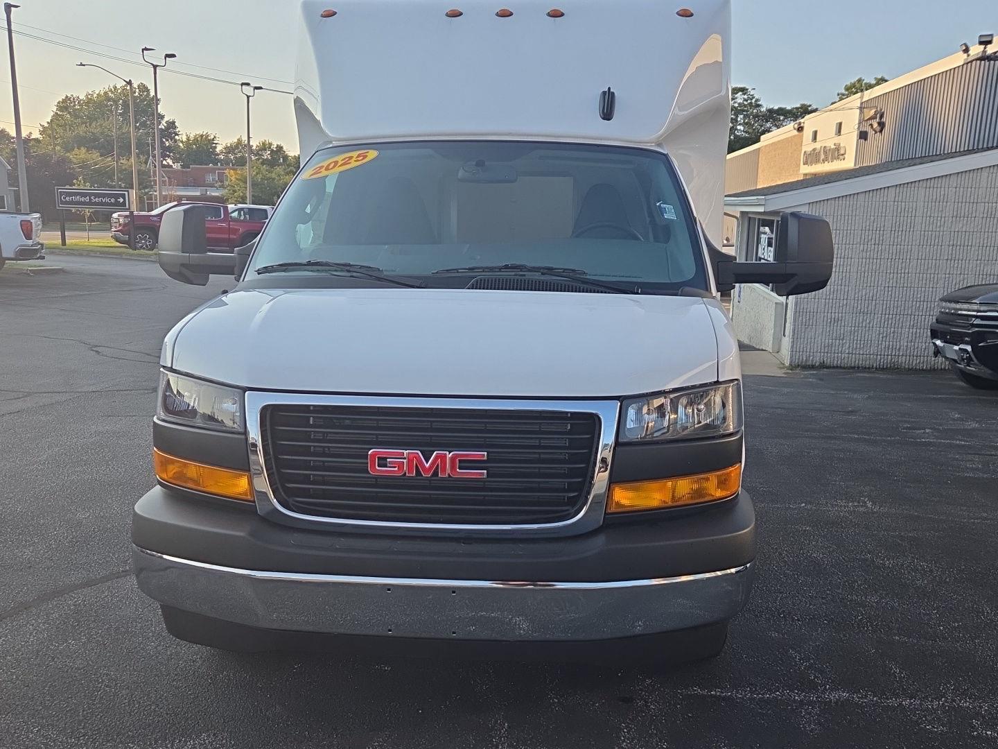 2025 GMC Savana Commercial Cutaway - 3