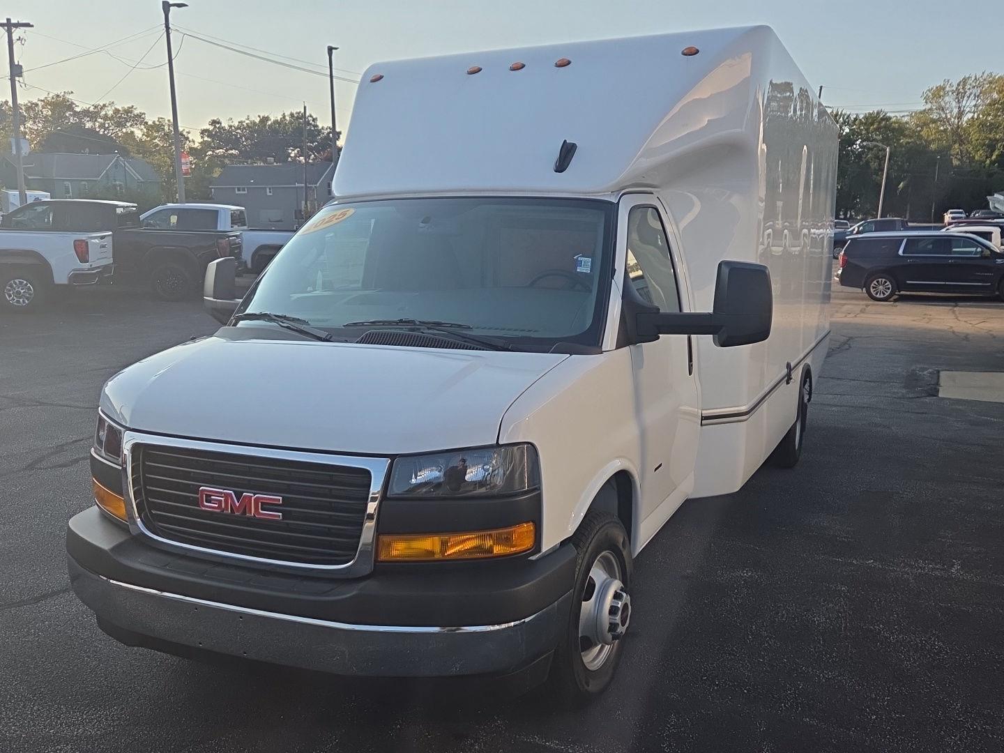 2025 GMC Savana Commercial Cutaway - 4