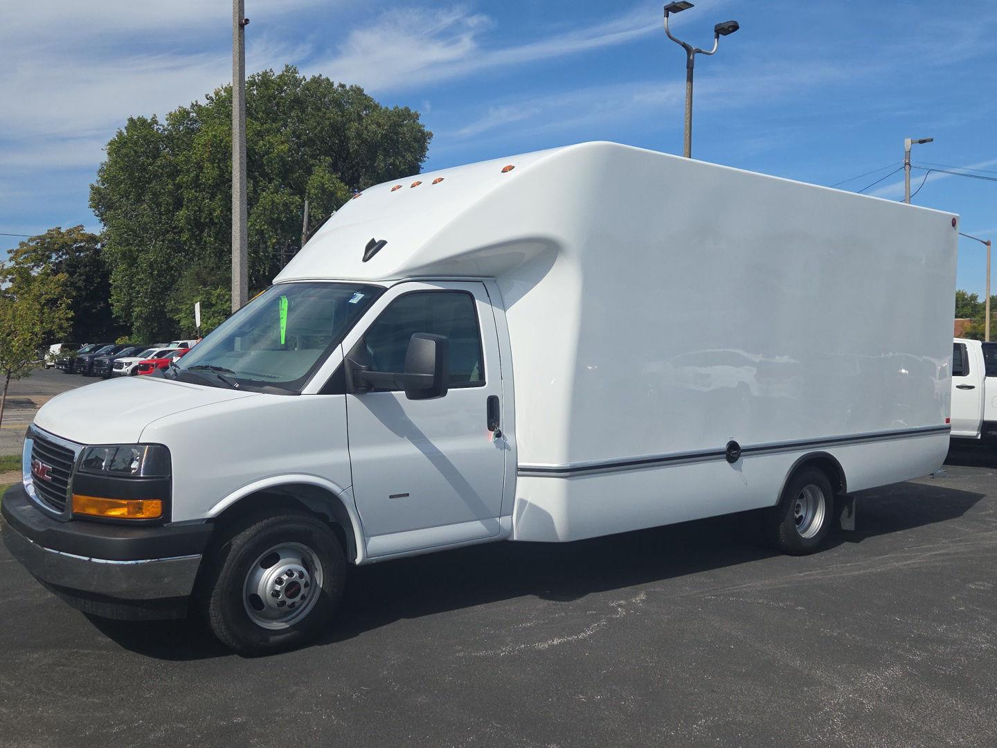 2025 GMC Savana Commercial Cutaway - 7