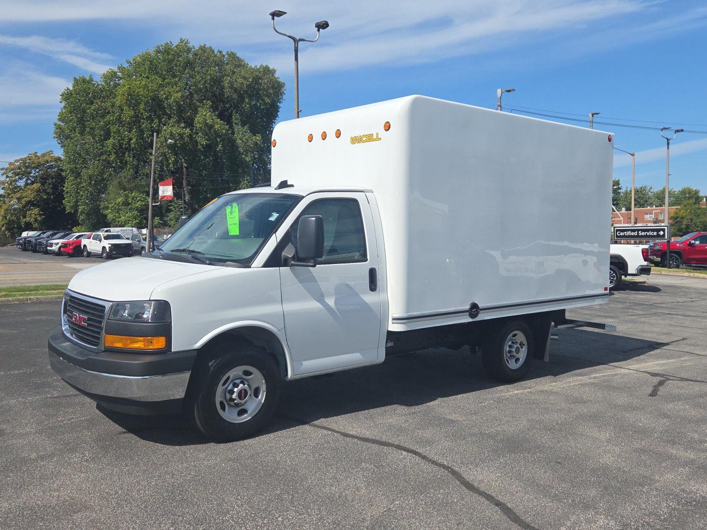2025 GMC Savana Commercial Cutaway - 6