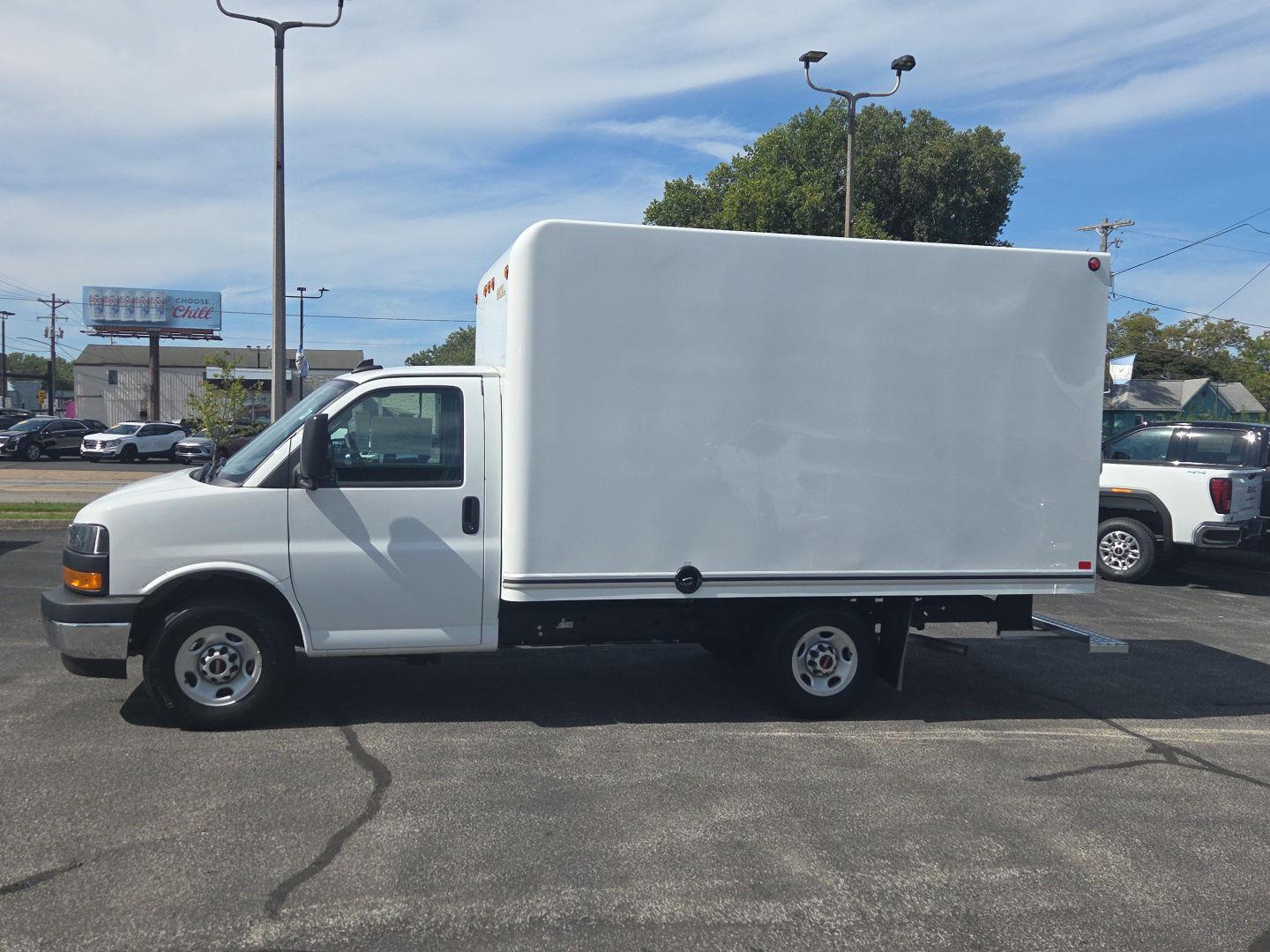 2025 GMC Savana Commercial Cutaway - 7