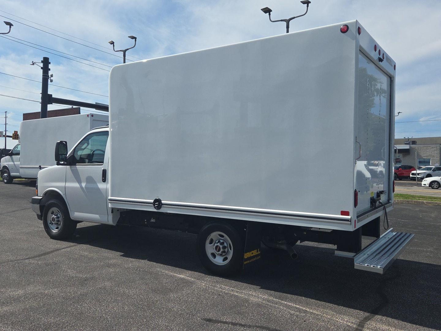 2025 GMC Savana Commercial Cutaway - 10
