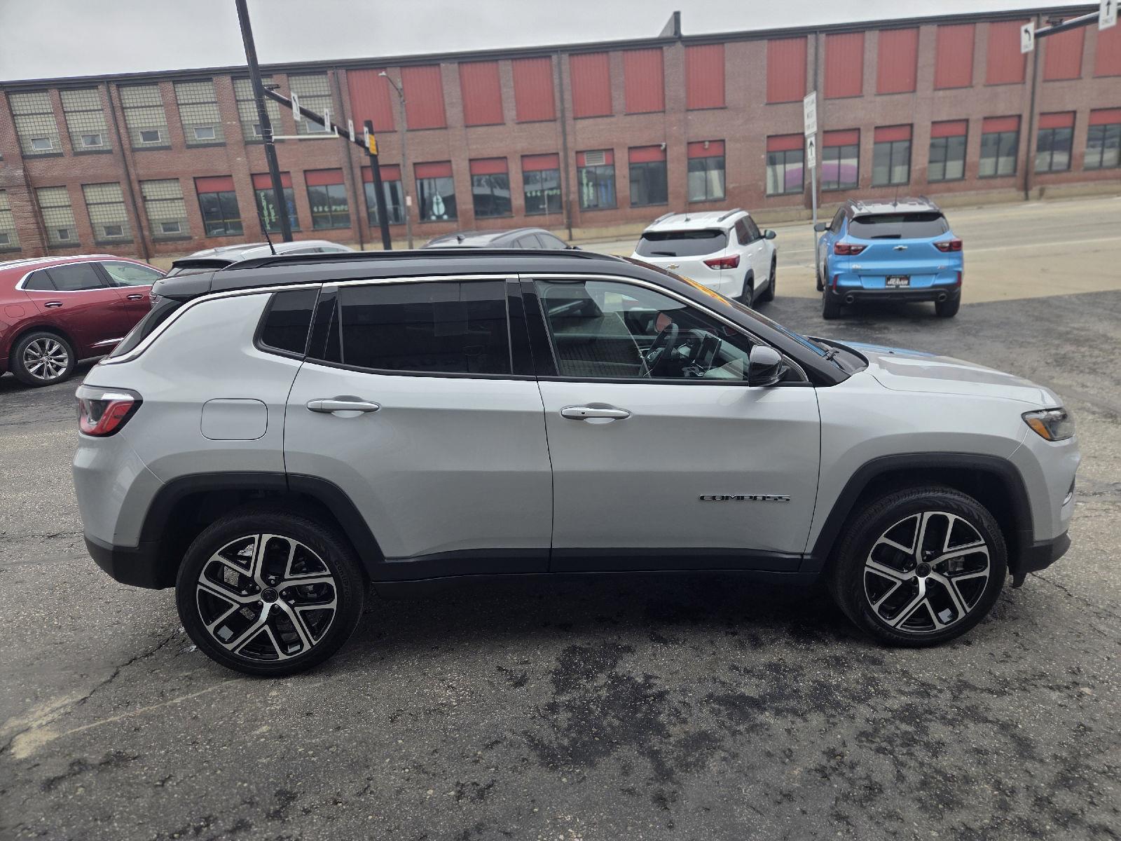 2025 Jeep Compass Limited - 8