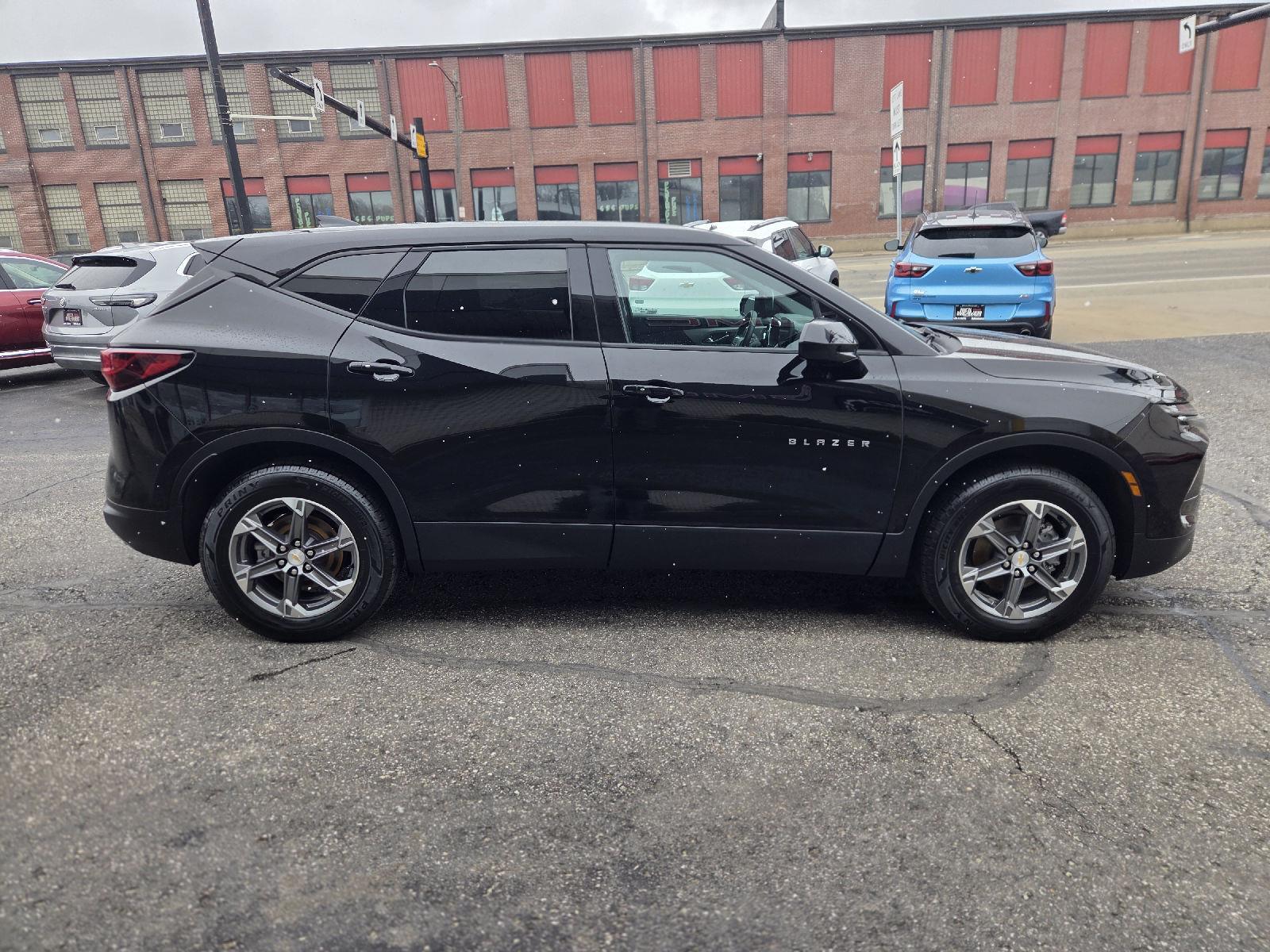 2023 Chevrolet Blazer LT - 6