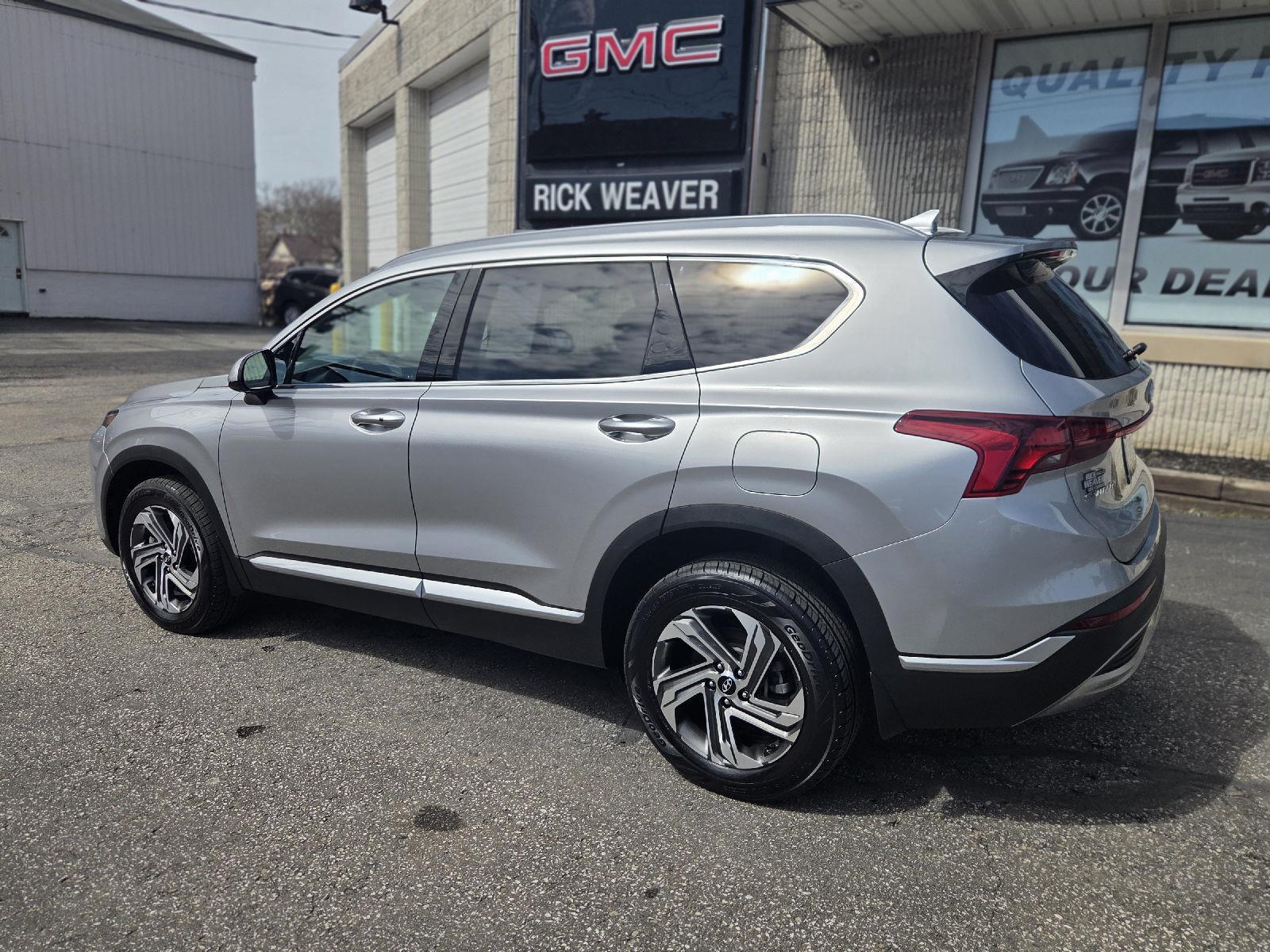 2022 Hyundai Santa Fe SEL - 3