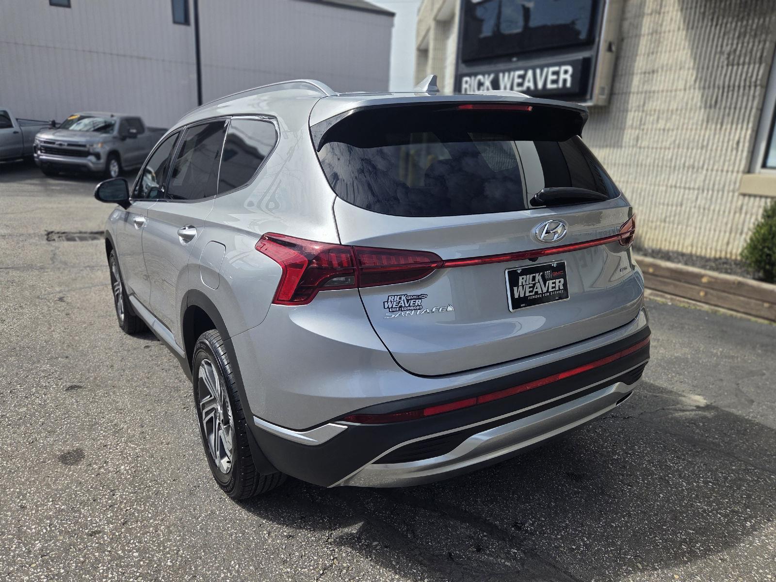 2022 Hyundai Santa Fe SEL - 4