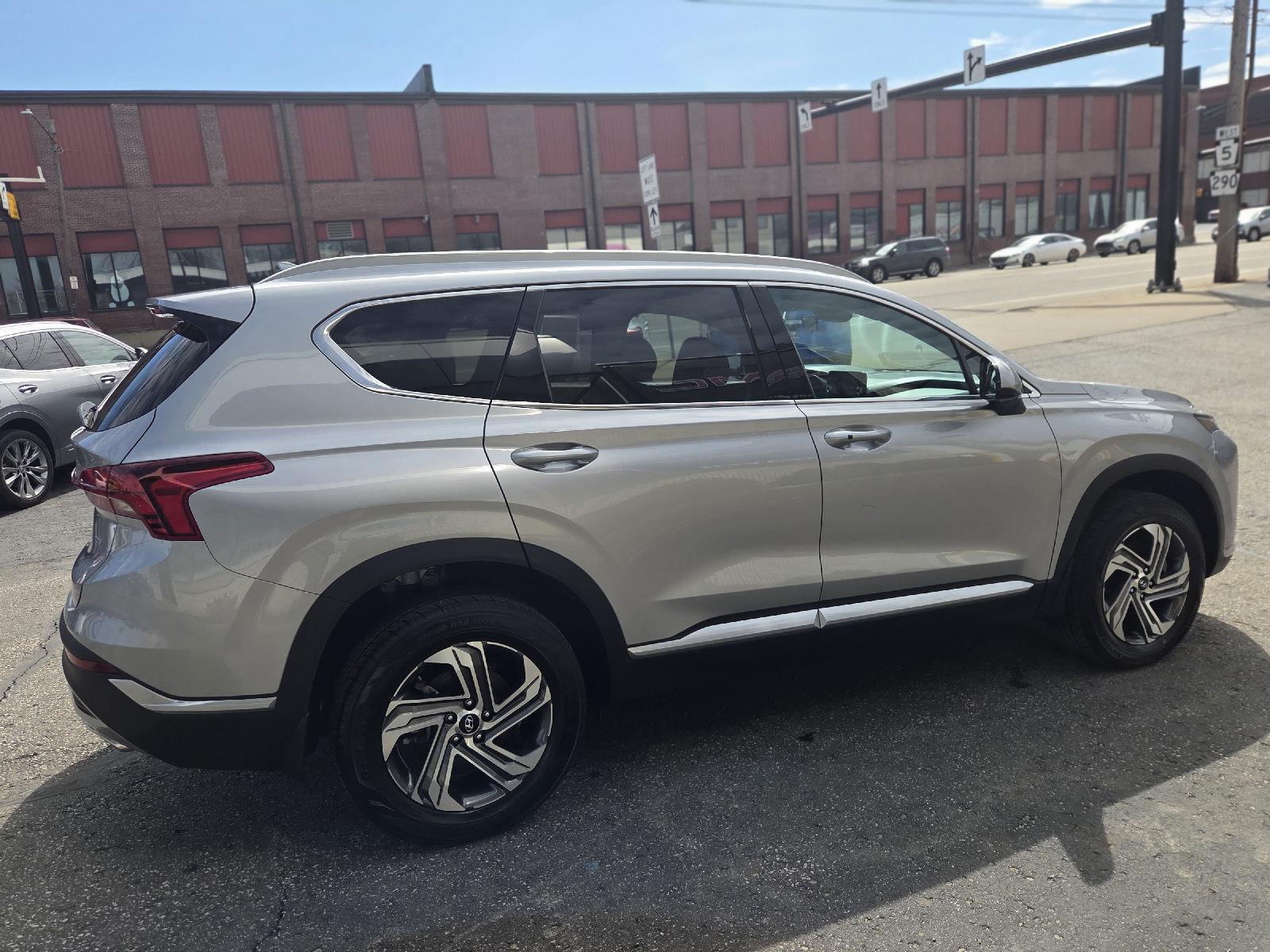 2022 Hyundai Santa Fe SEL - 7