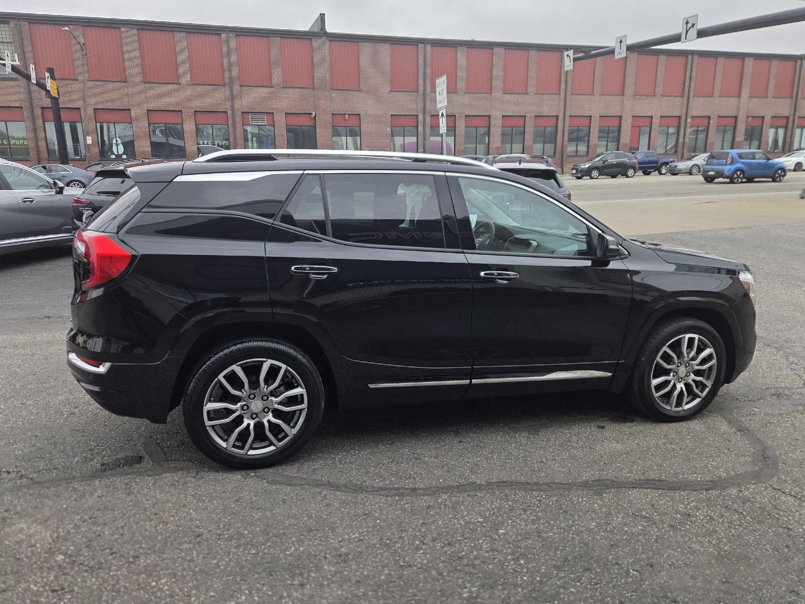 2024 GMC Terrain Denali - 7
