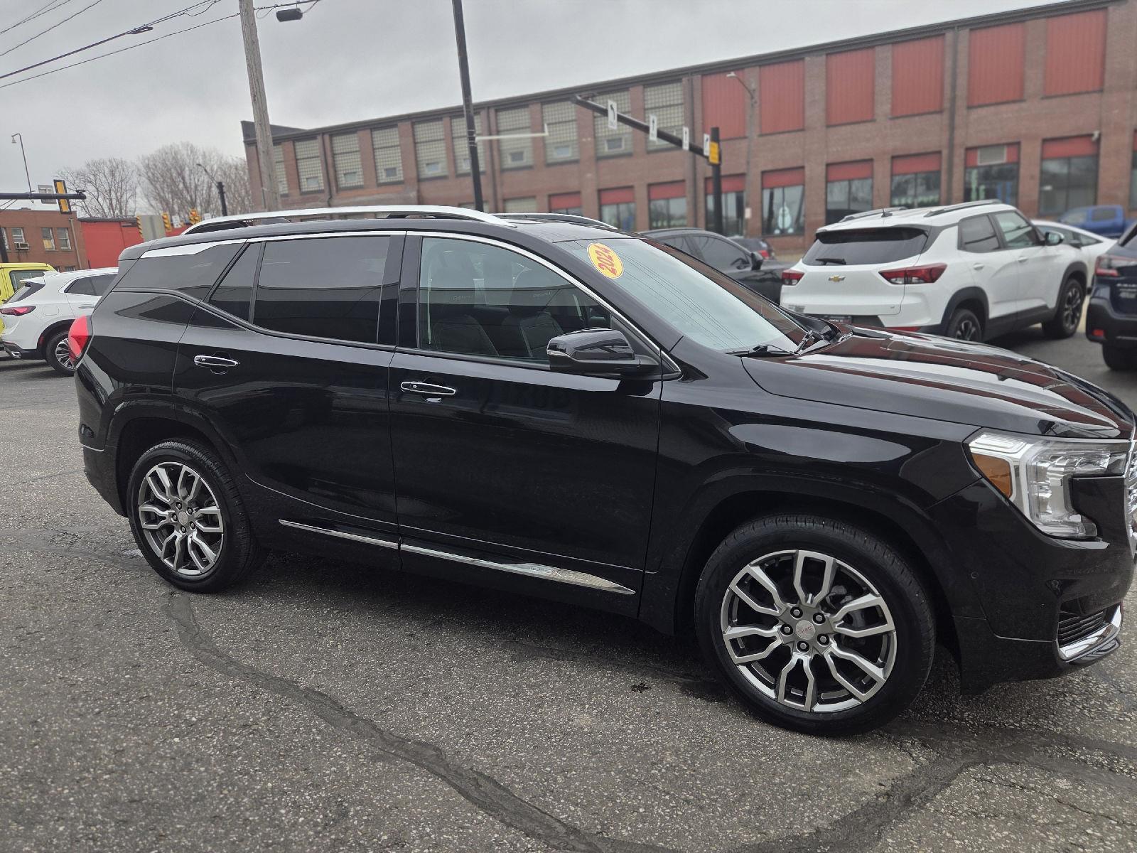 2024 GMC Terrain Denali - 8