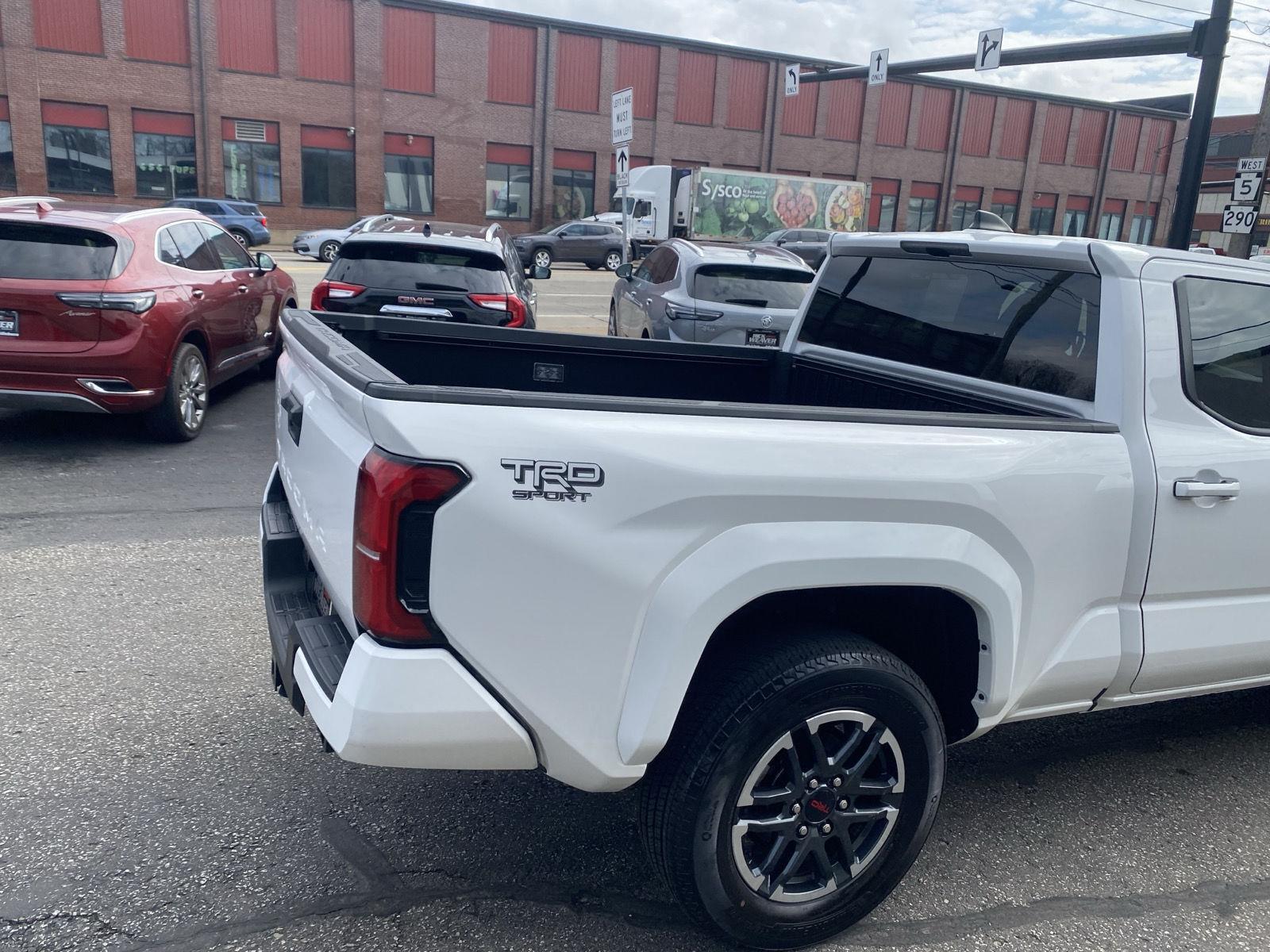 2024 TOYOTA TACOMA 2WD TK - 9