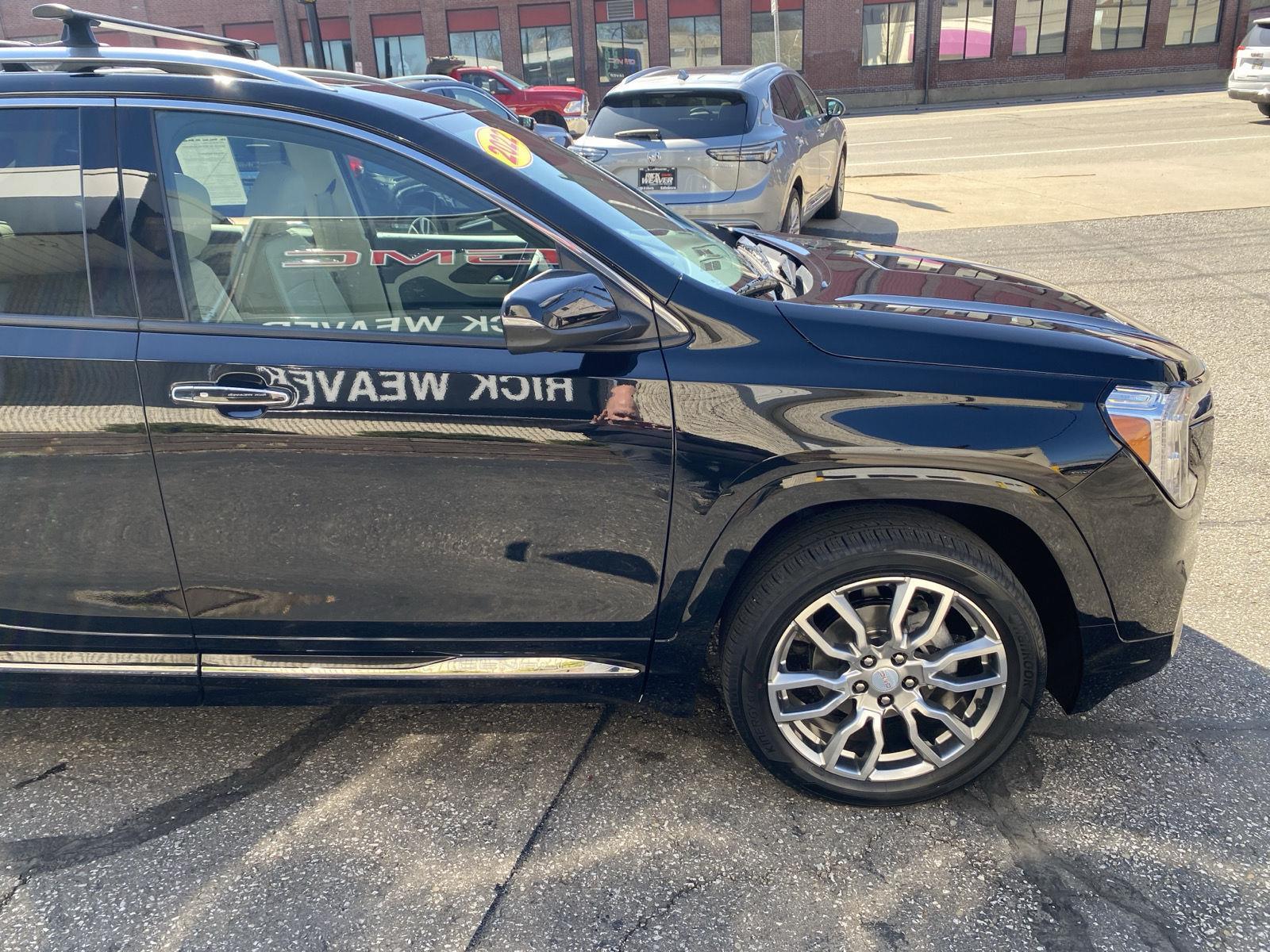 2022 GMC Terrain Denali - 11