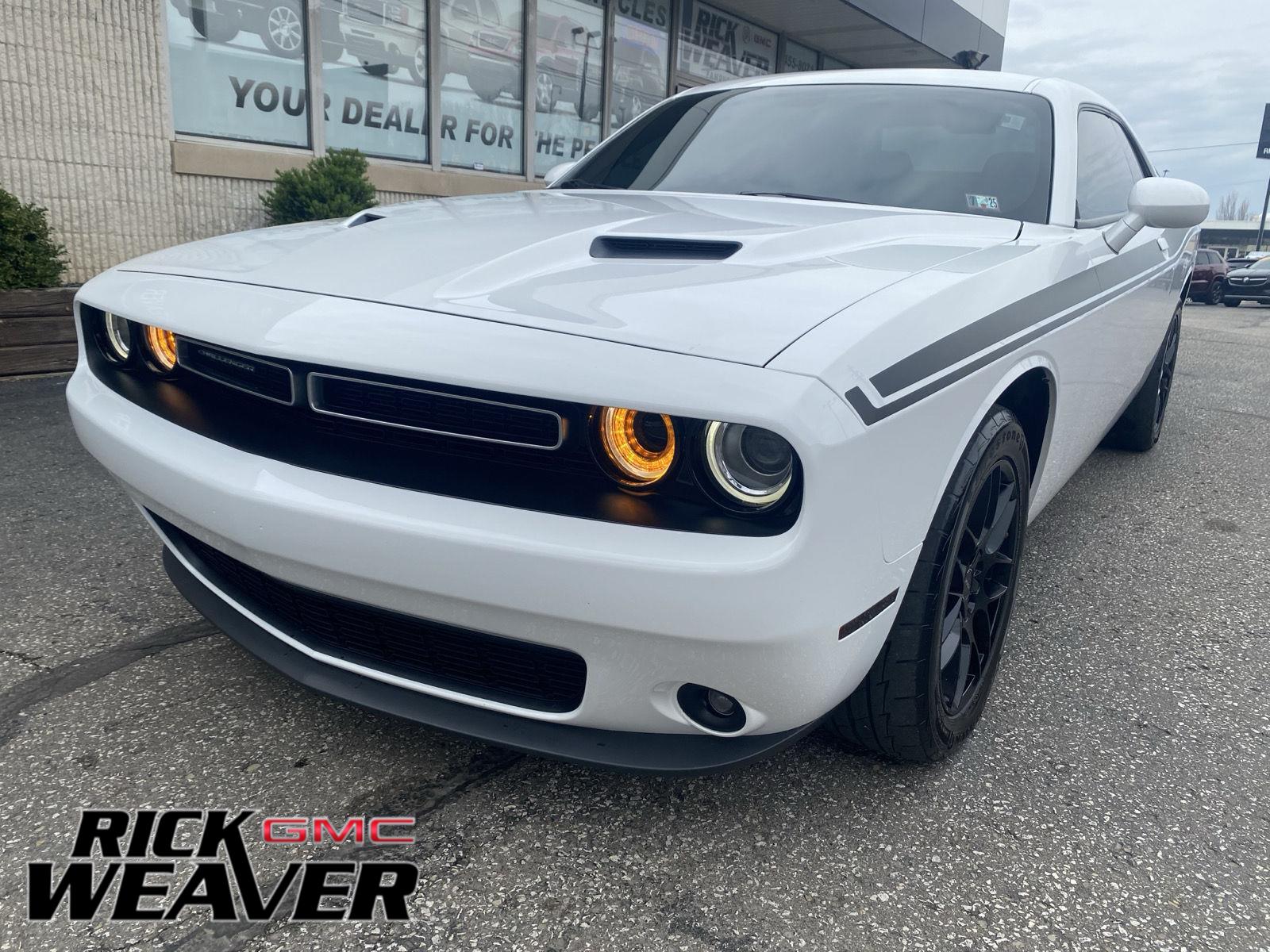 2021 Dodge Challenger SXT RWD