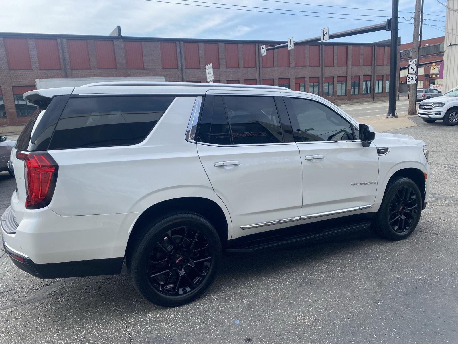 2022 GMC Yukon SLT - 11