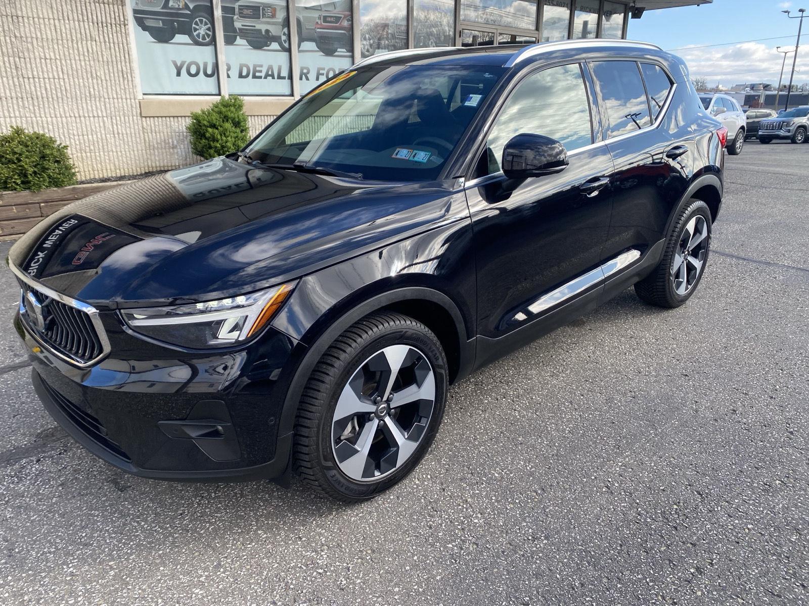2024 Volvo XC40 Plus Bright Theme - 2