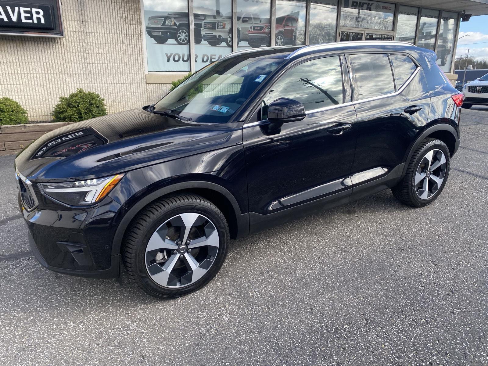 2024 Volvo XC40 Plus Bright Theme - 3