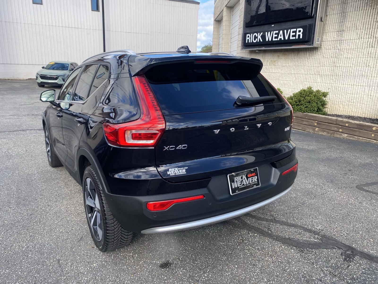 2024 Volvo XC40 Plus Bright Theme - 8