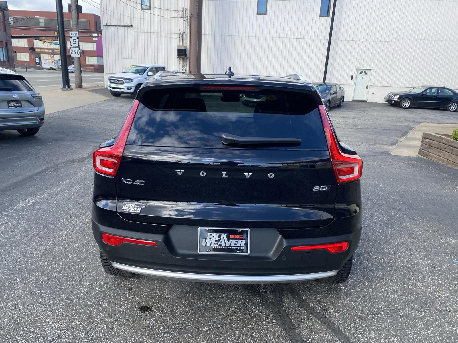 2024 Volvo XC40 Plus Bright Theme - 9