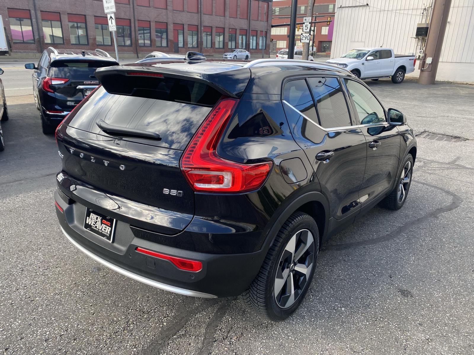2024 Volvo XC40 Plus Bright Theme - 10