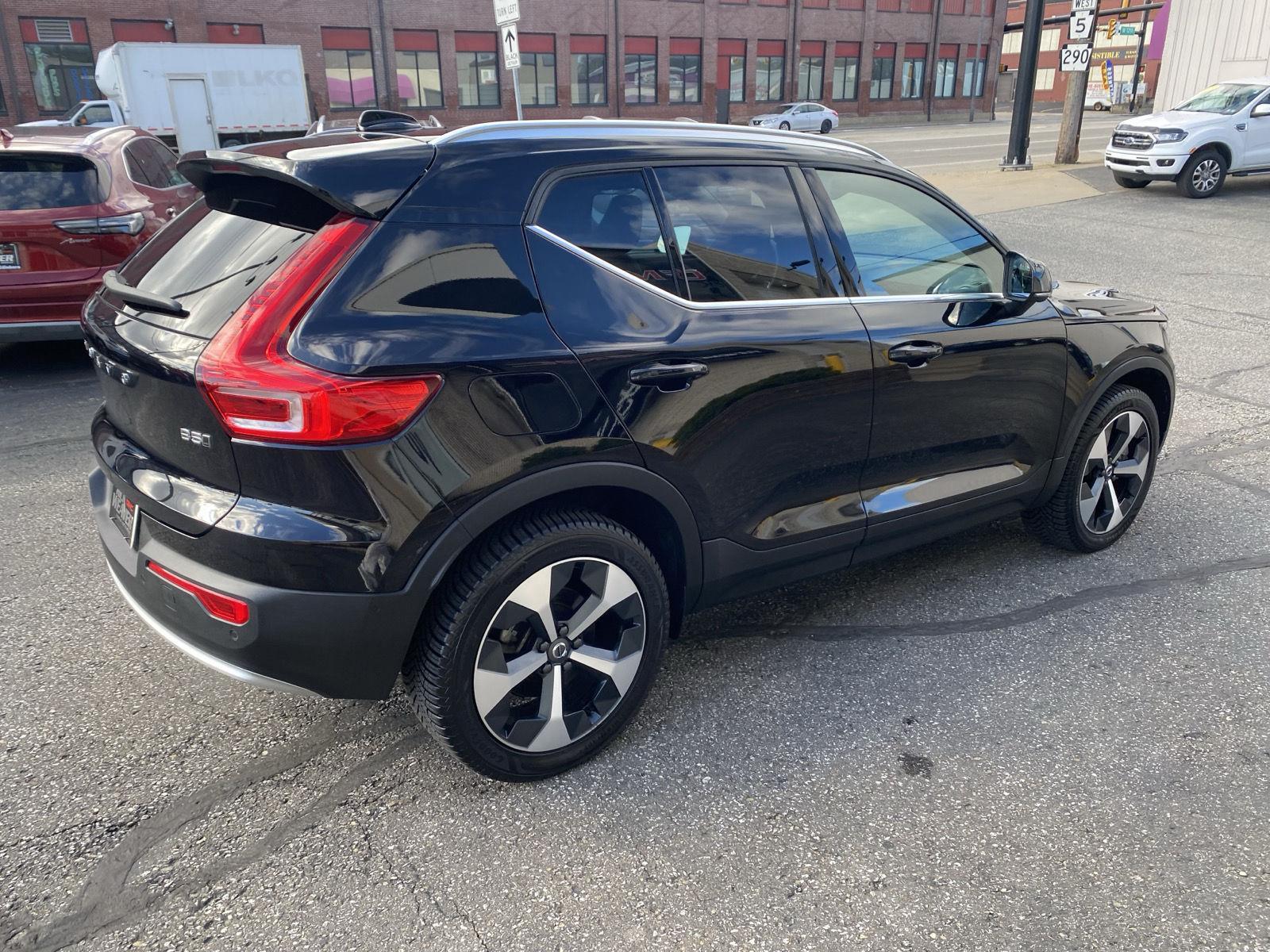 2024 Volvo XC40 Plus Bright Theme - 11