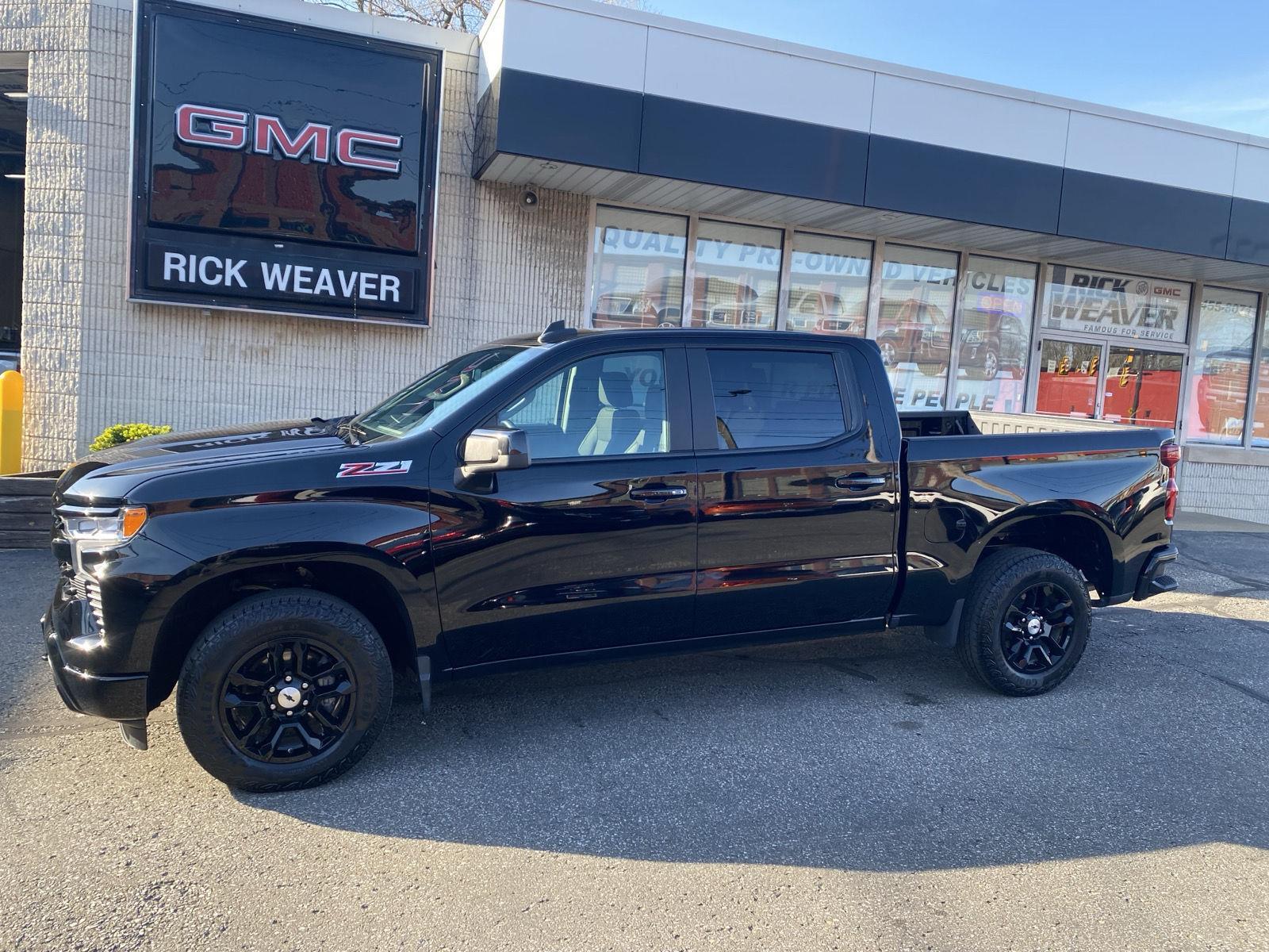 2023 Chevrolet Silverado 1500 RST - 3