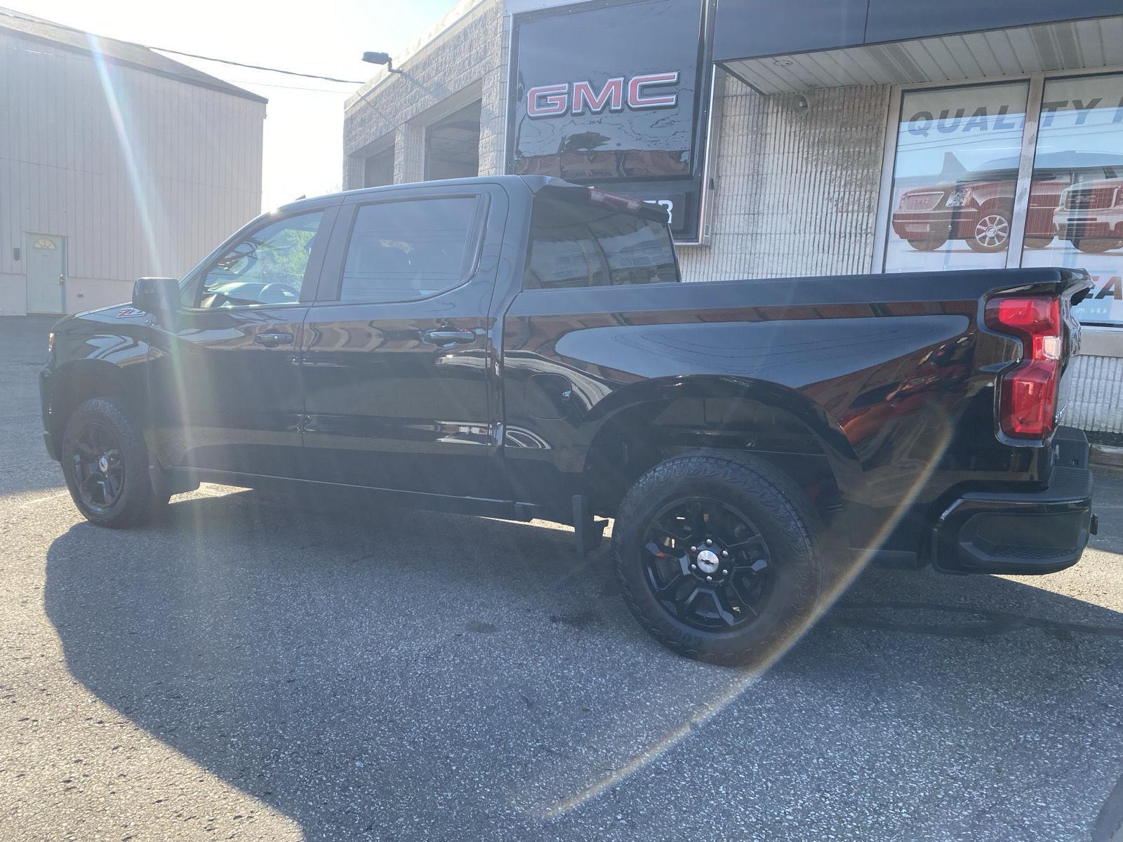 2023 Chevrolet Silverado 1500 RST - 4