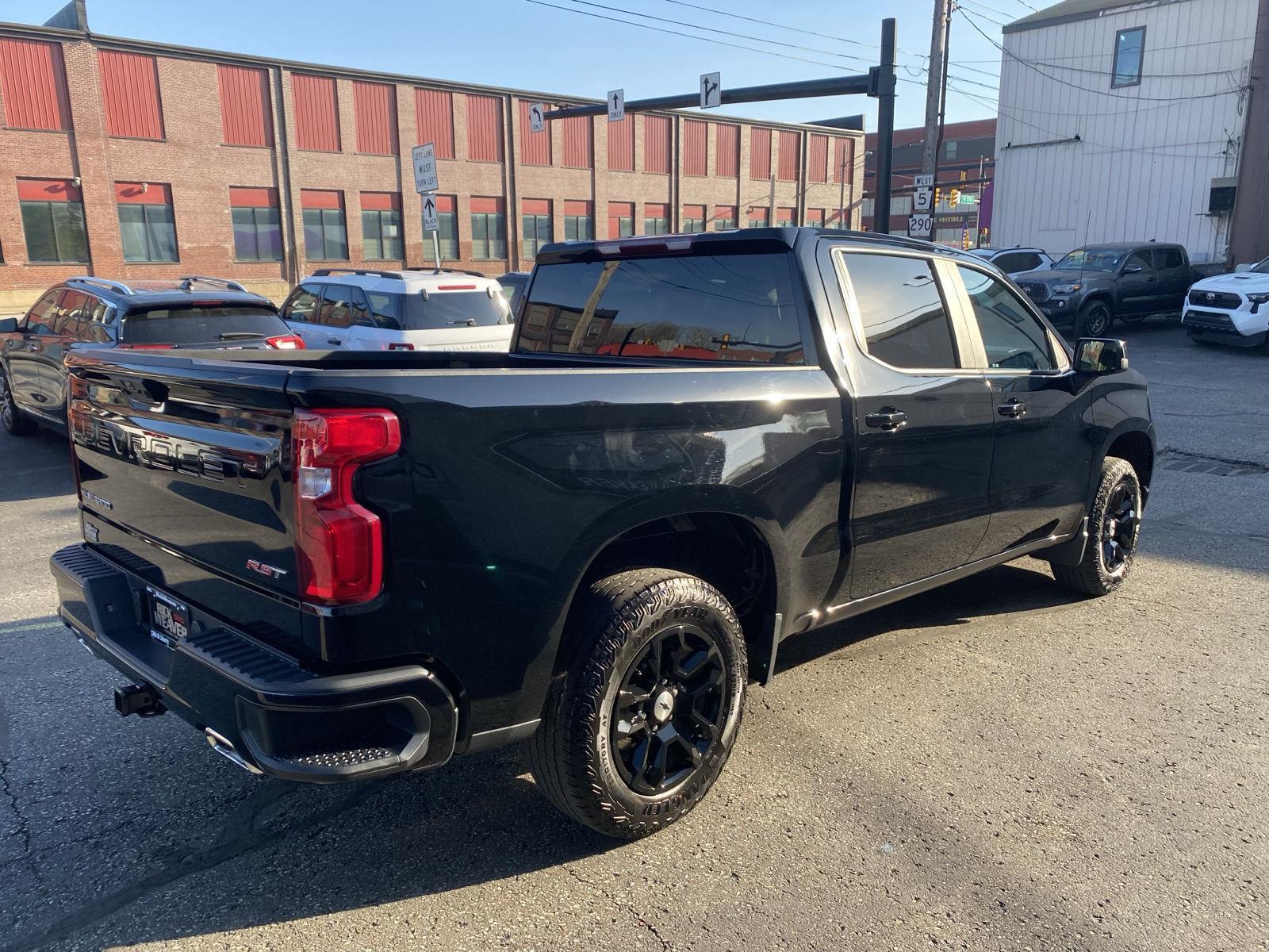 2023 Chevrolet Silverado 1500 RST - 10