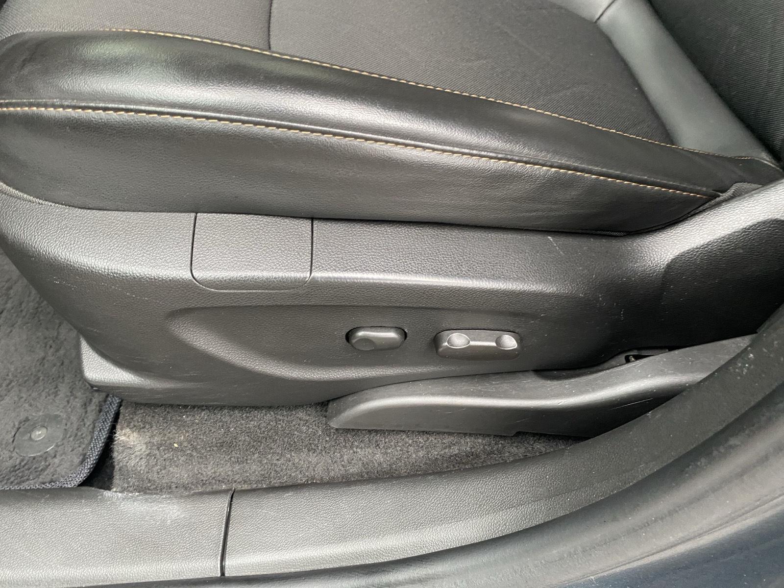 2022 Chevrolet Trax LT at Braxton Motor Co