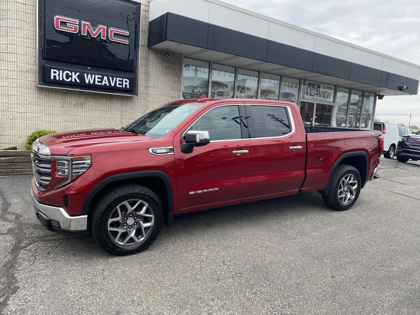 2022 GMC Sierra 1500 SLT - 2