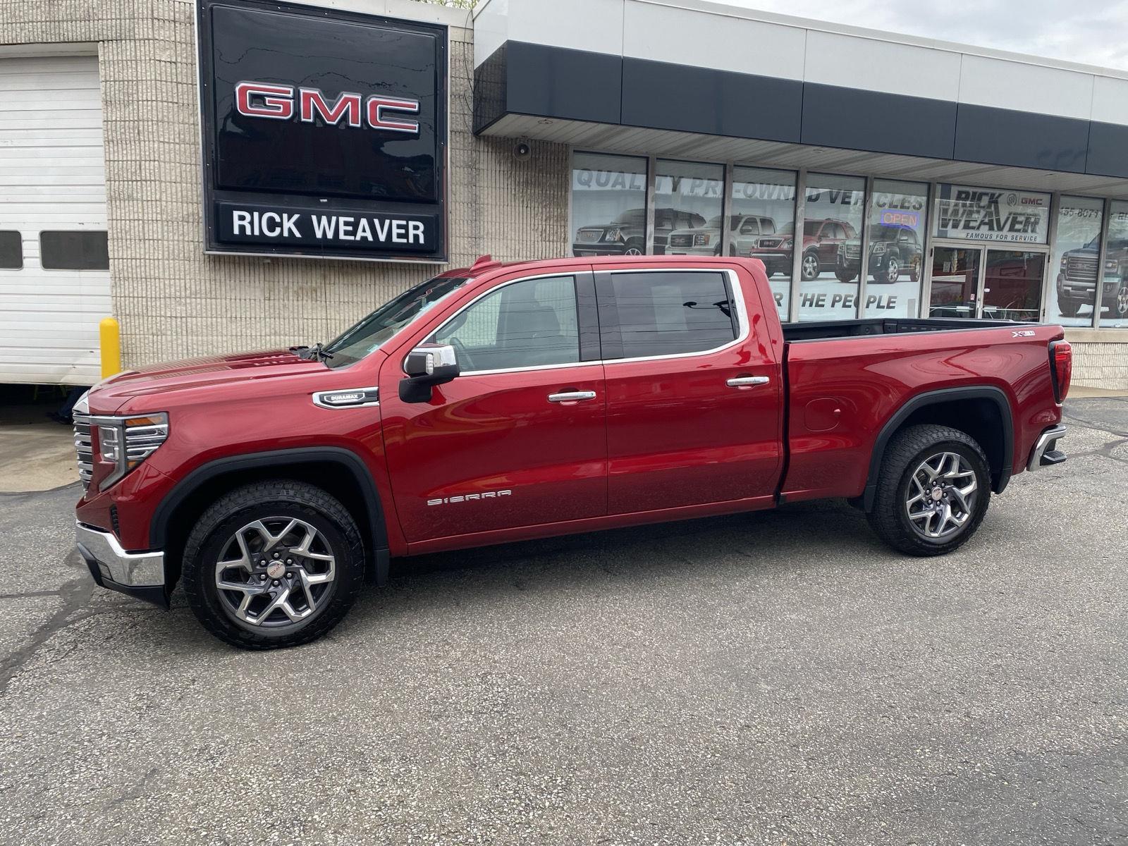 2022 GMC Sierra 1500 SLT - 3