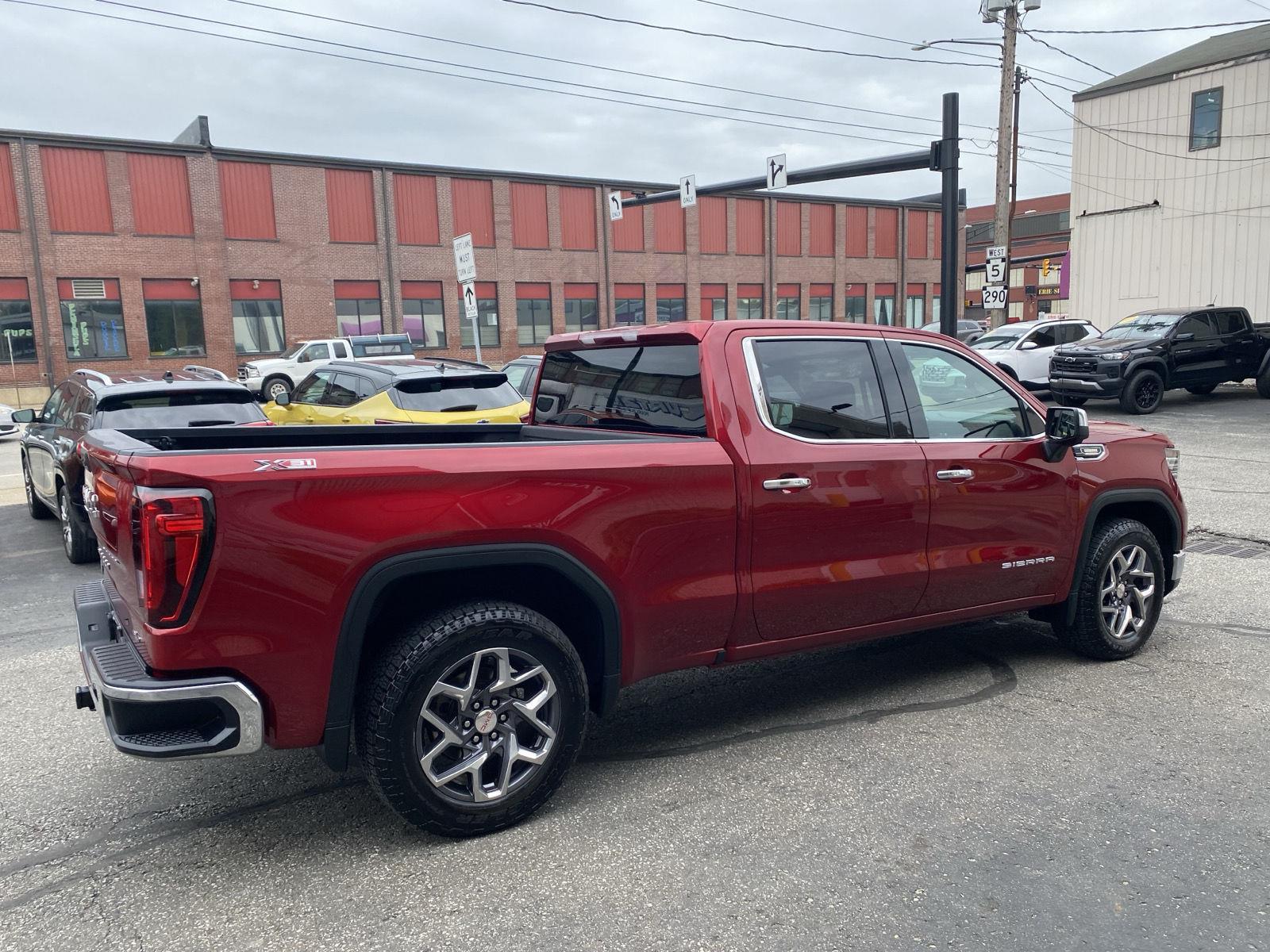 2022 GMC Sierra 1500 SLT - 8
