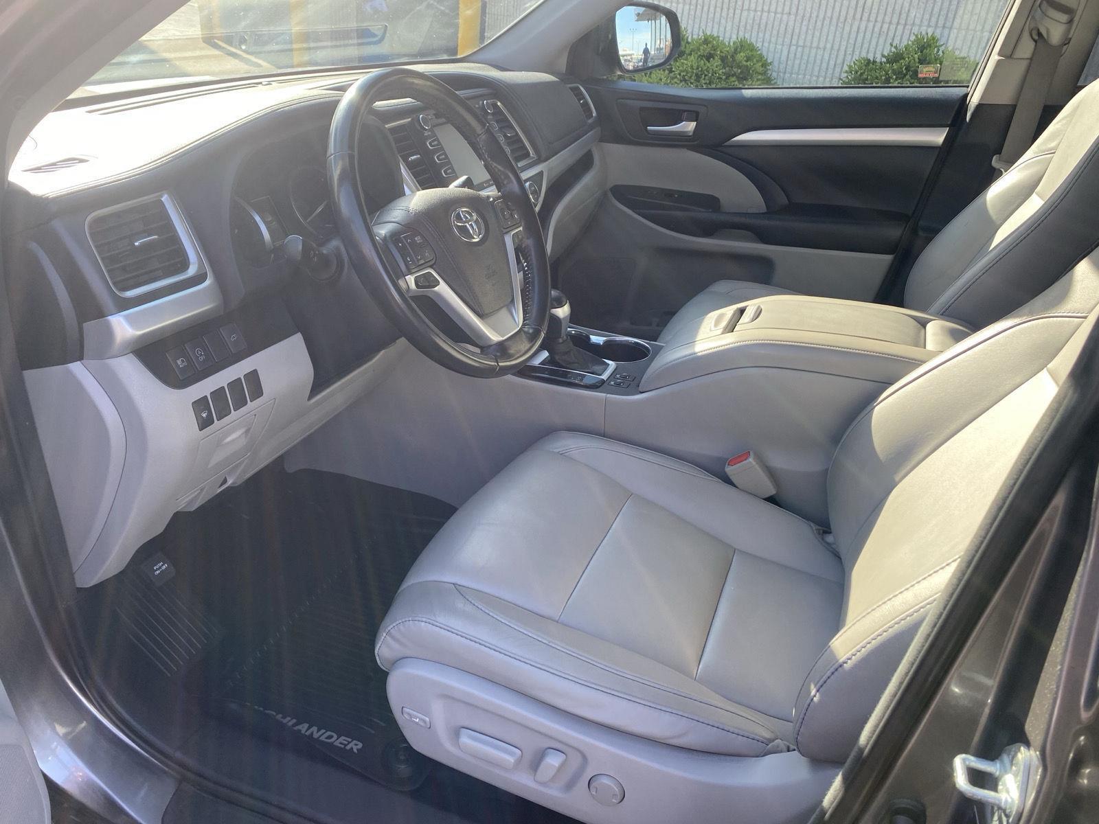 2018 Toyota Highlander XLE at McCandless Ford