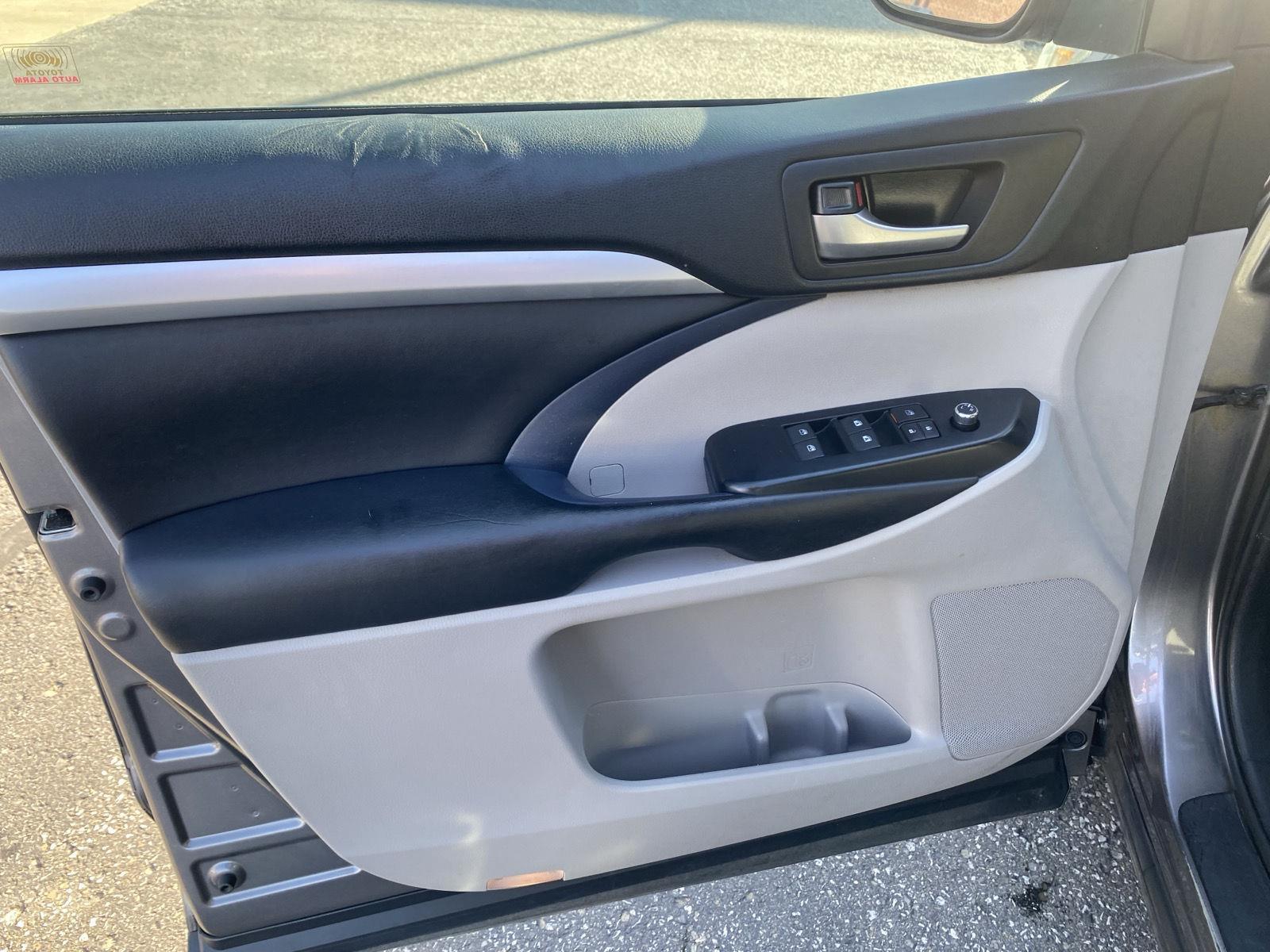 2018 Toyota Highlander XLE at McCandless Ford
