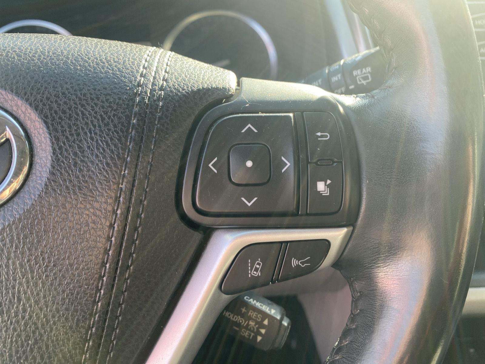 2018 Toyota Highlander XLE at McCandless Ford