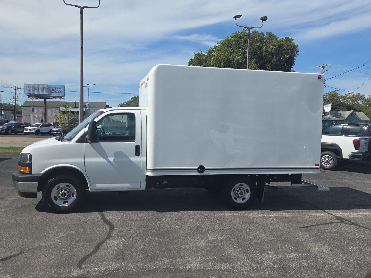 2025 GMC Savana Commercial Cutaway - 7