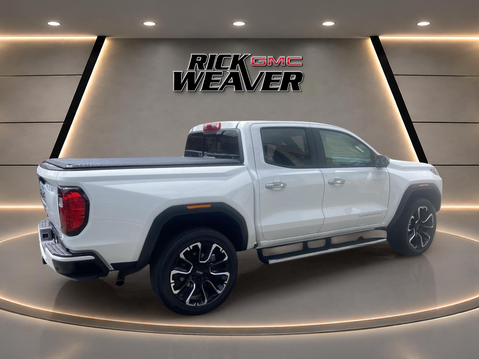 2023 GMC Canyon Denali - 7