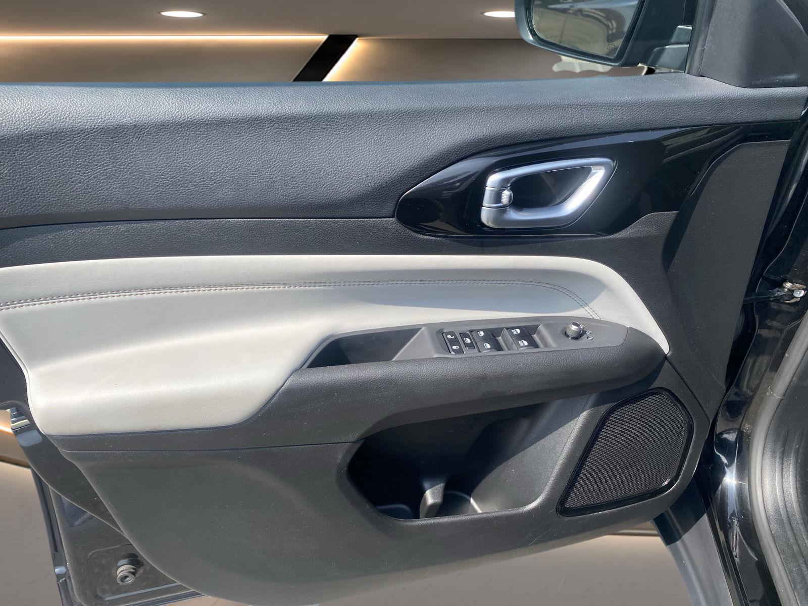 2023 Jeep Compass Limited at Bud's Auto Sales