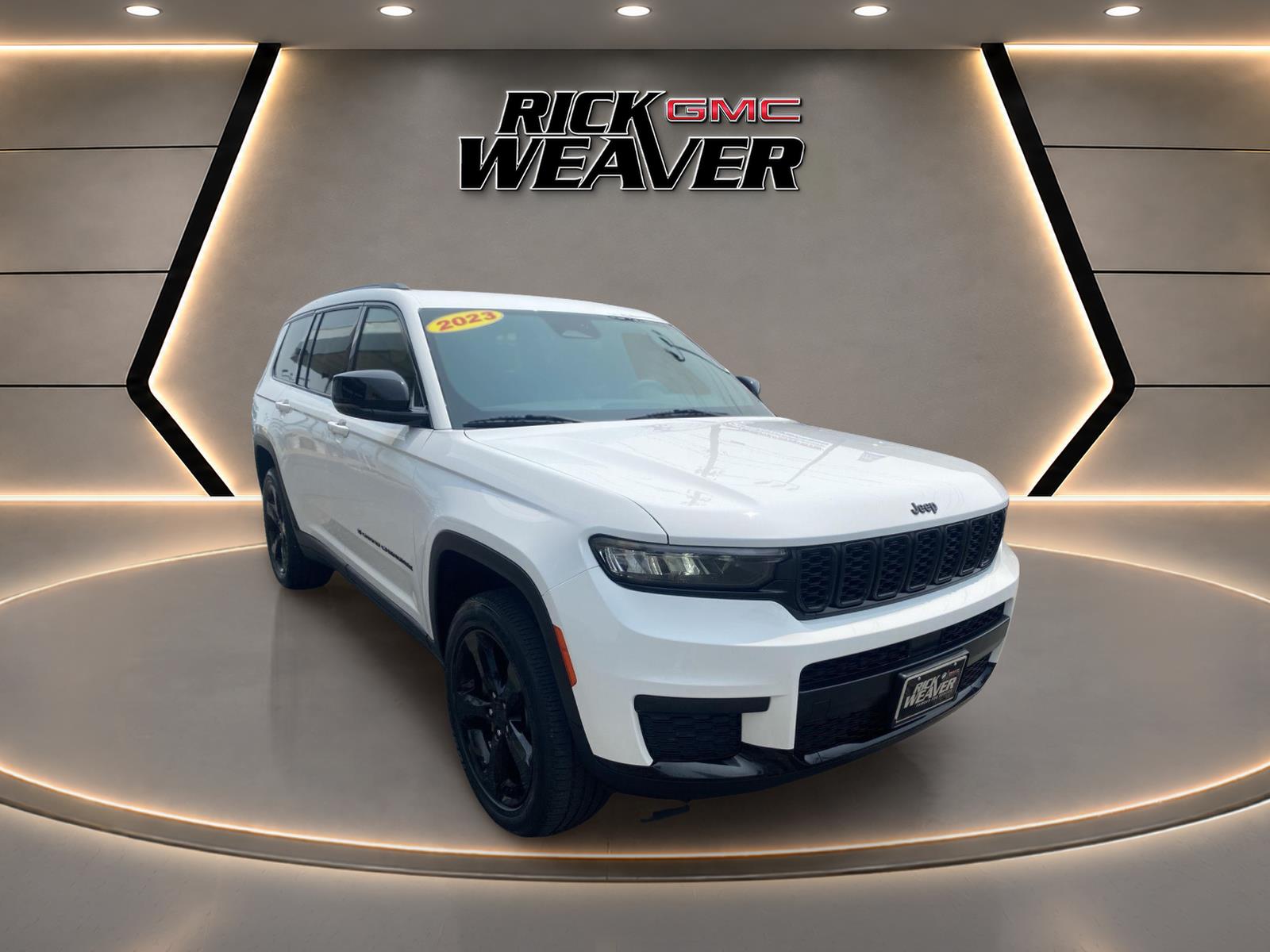 2023 Jeep Grand Cherokee L Altitude at Three Rivers CJD