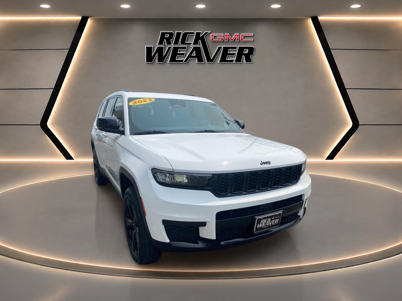 2023 Jeep Grand Cherokee L Altitude at Three Rivers CJD