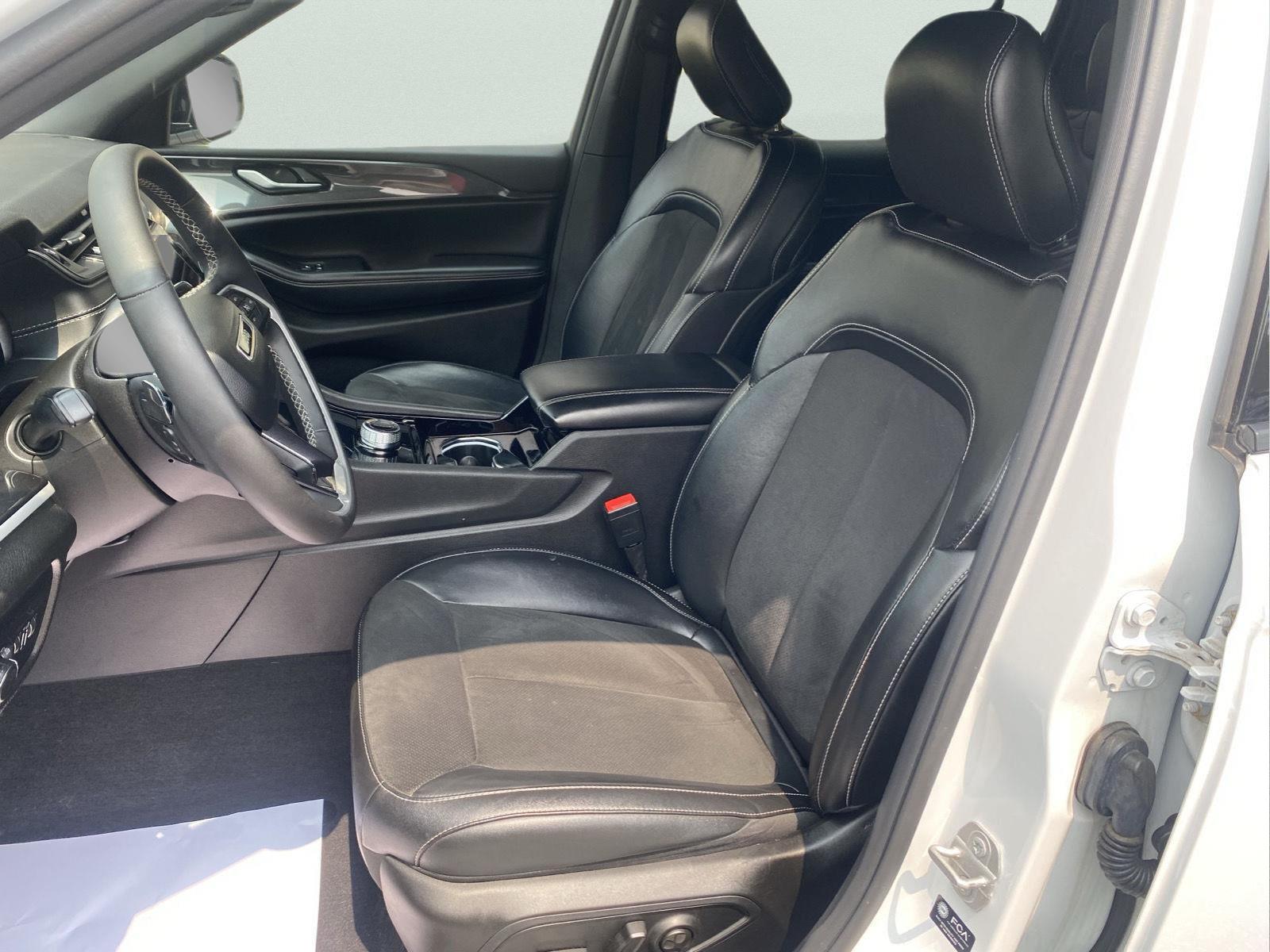 2023 Jeep Grand Cherokee L Altitude at Three Rivers CJD