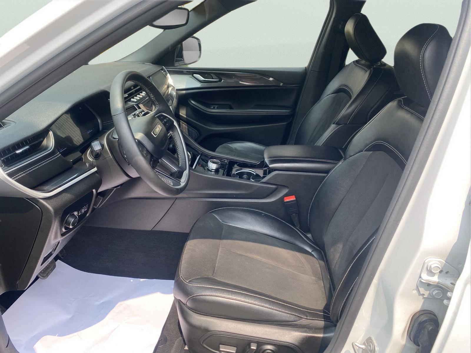 2023 Jeep Grand Cherokee L Altitude at Three Rivers CJD